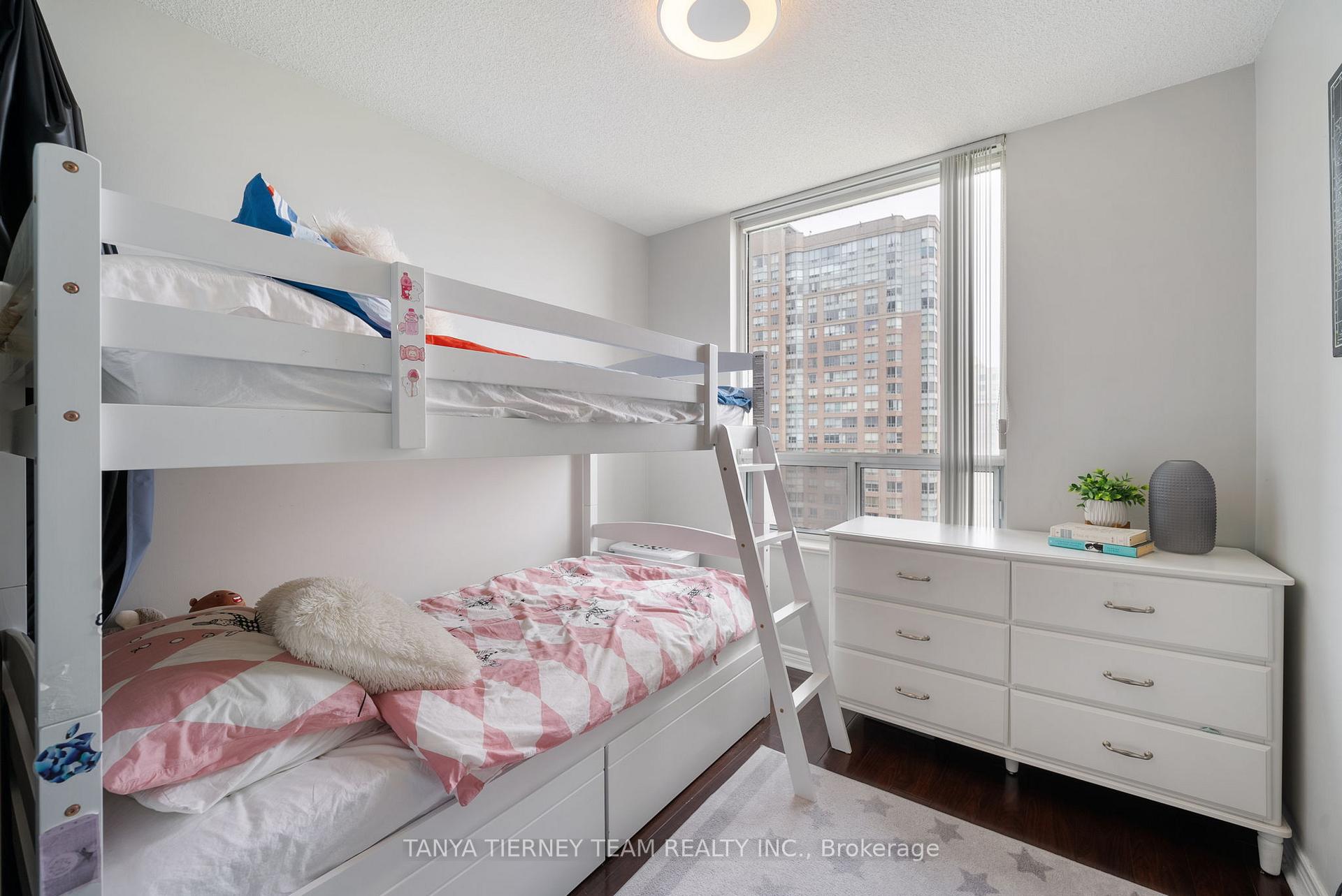2 Bedrooms Condo at 68 Corporate, Toronto For sale