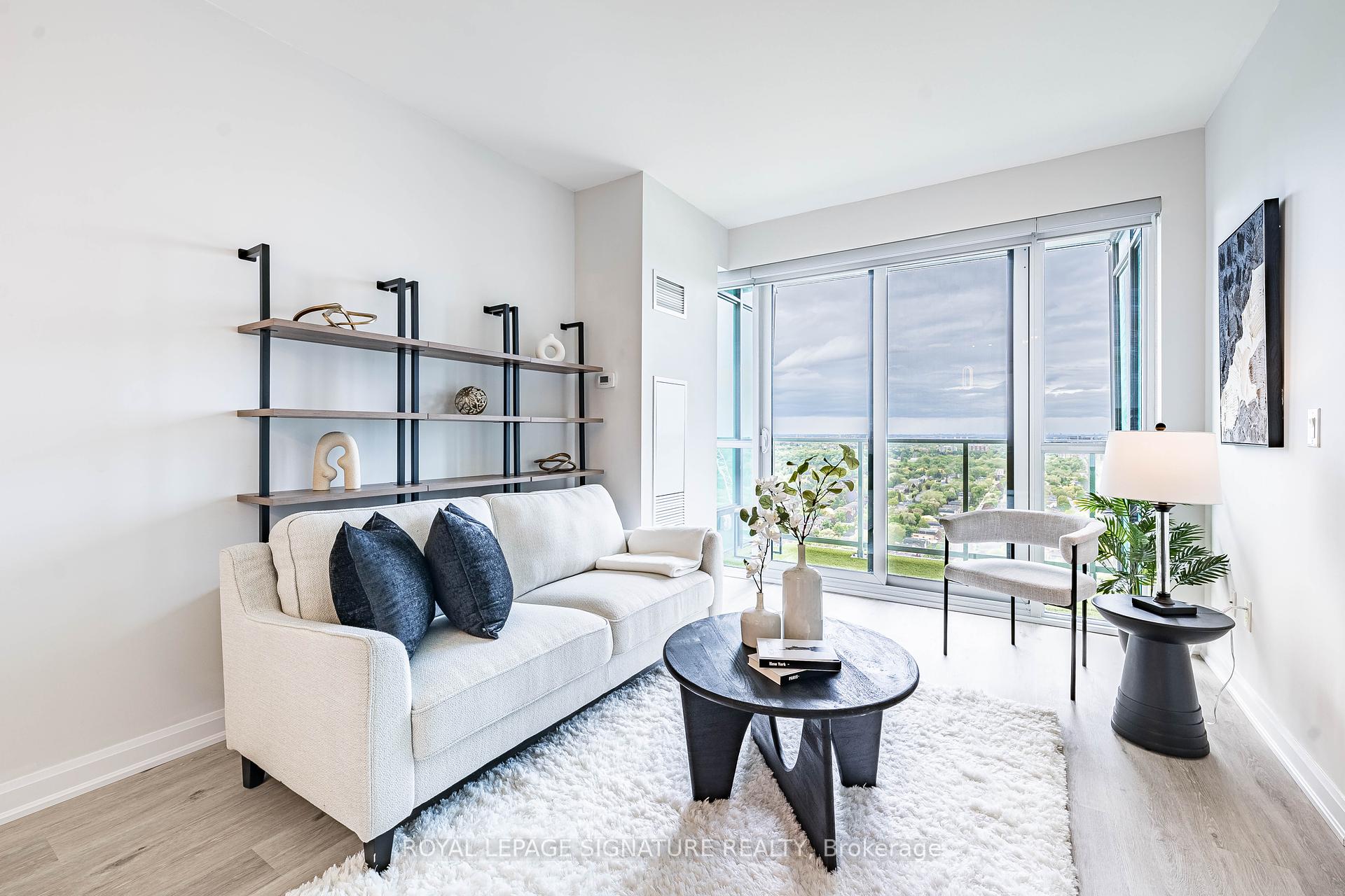 2 Bedrooms Condo at 11 Bogert, Toronto For sale