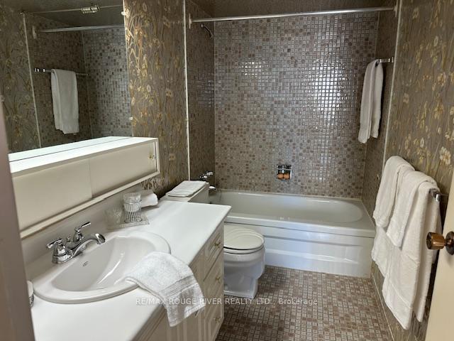 3 Bedrooms Condo at 2365 Kennedy,  Toronto For sale