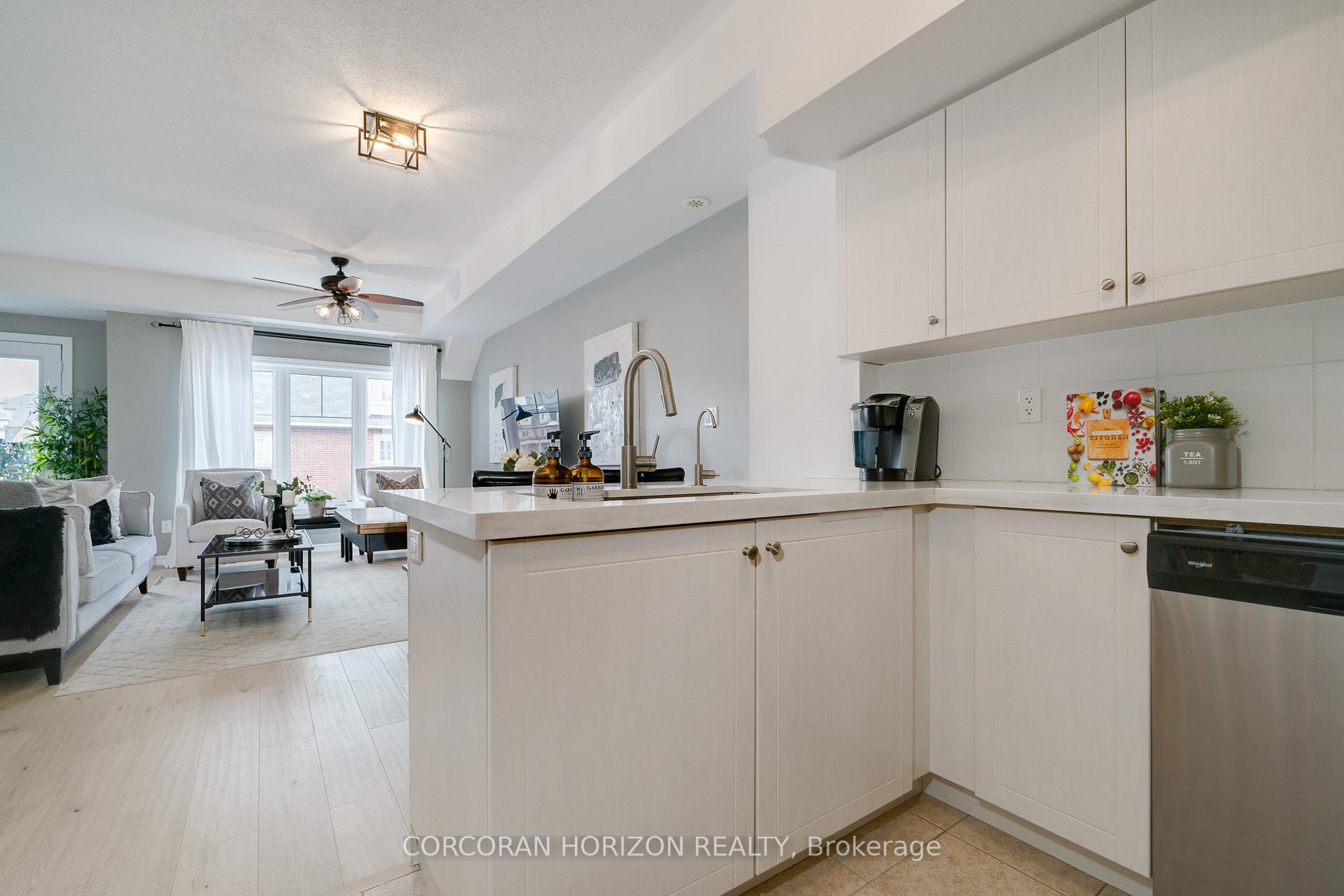 3 Bedrooms Condo at 11 Eaton Park, Toronto For sale