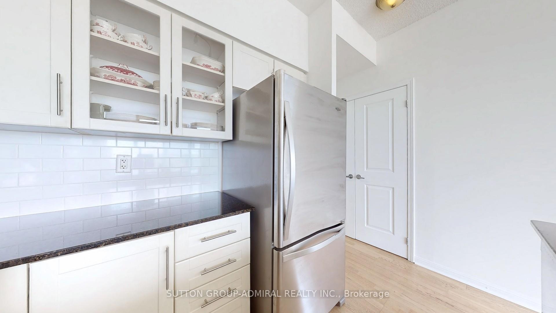 1 Bedroom Condo at 15 Windermere, Toronto For sale
