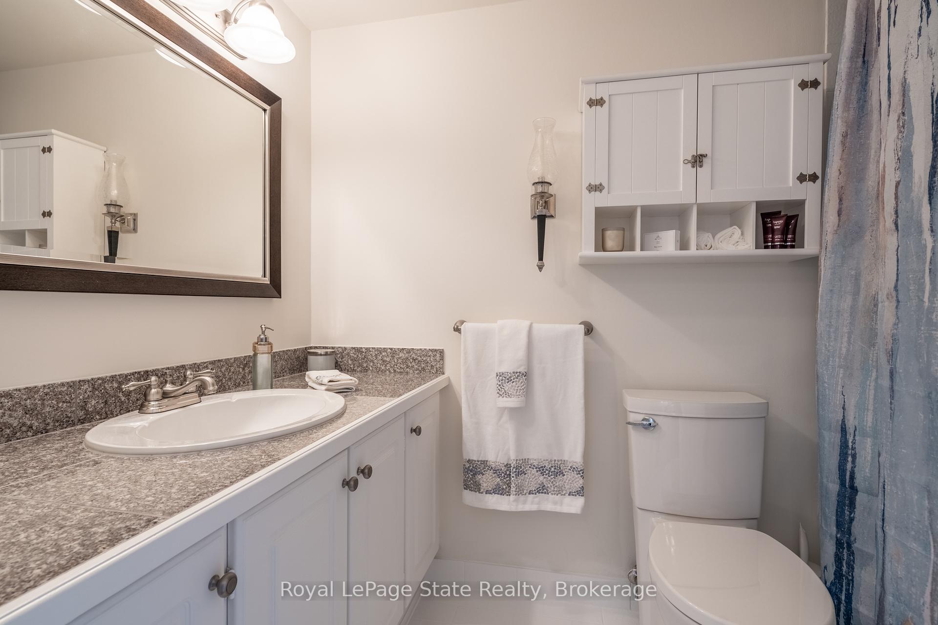 2 Bedrooms Condo at 500 Green,  Hamilton For sale