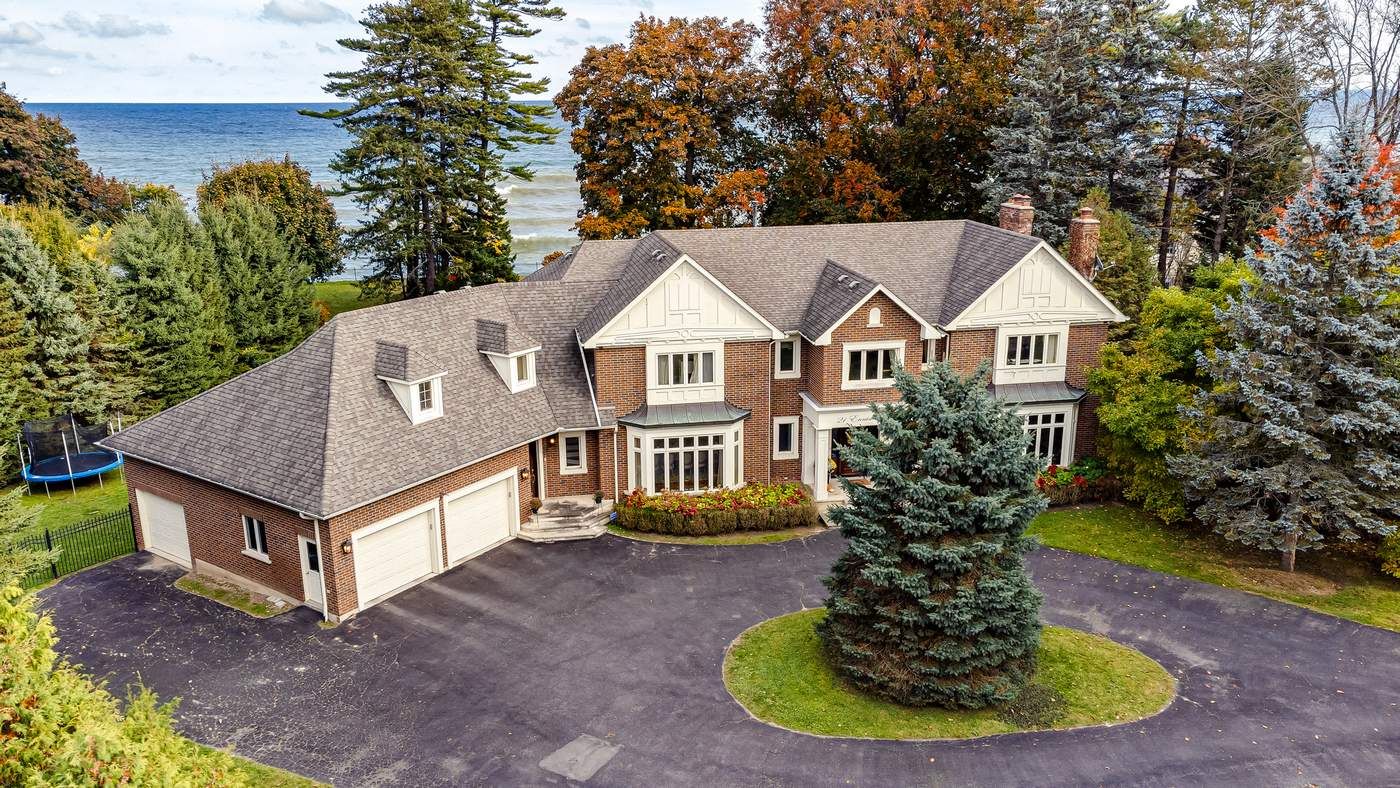 21 Ennisclare Drive
