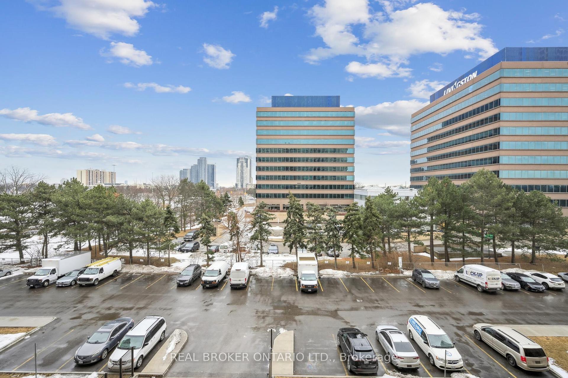 2 Bedrooms Condo at 451 The West Mall, Toronto For sale