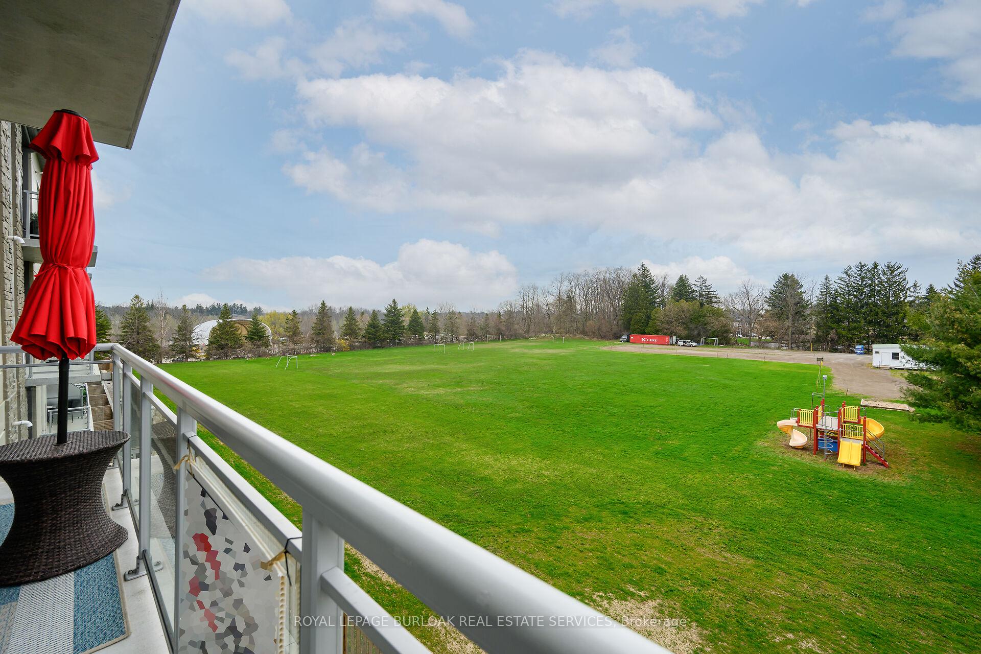 2 Bedrooms Condo at 16 Markle,  Hamilton For sale