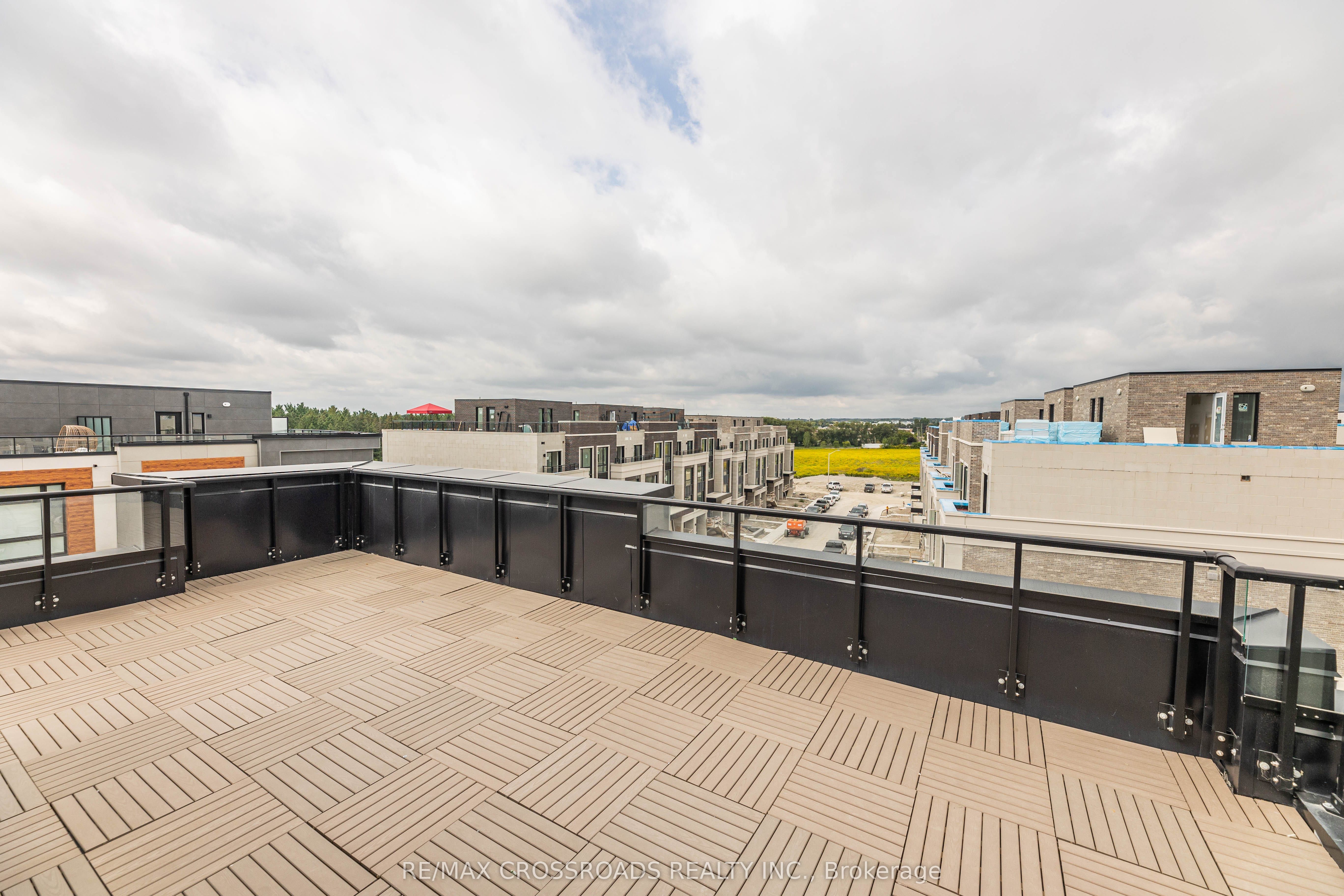 10 David Eyer Road E, #1203