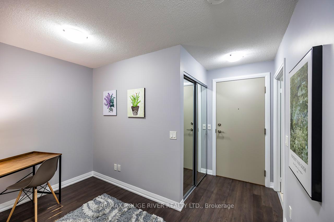 2 Bedrooms Condo at 30 Meadowglen,  Toronto For sale