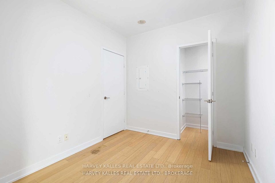 1030 King Street W 1002