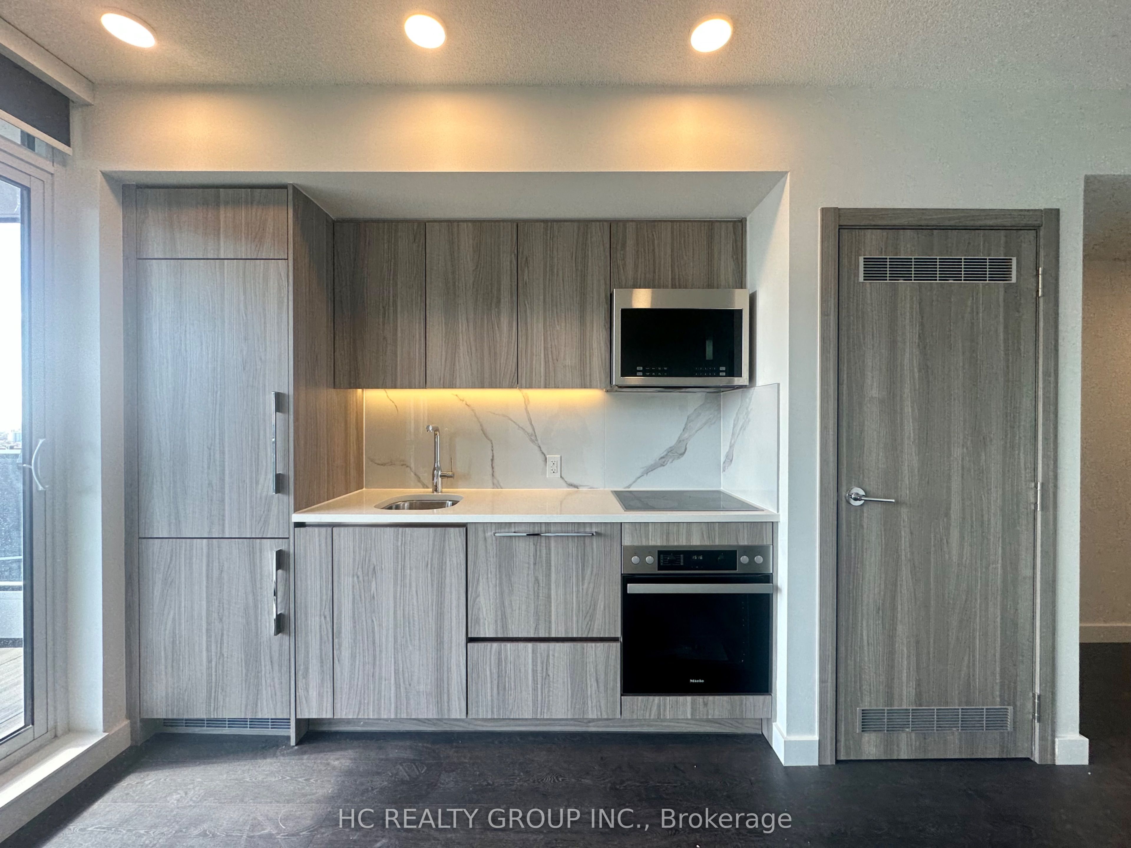 38 Widmer Street, #5007