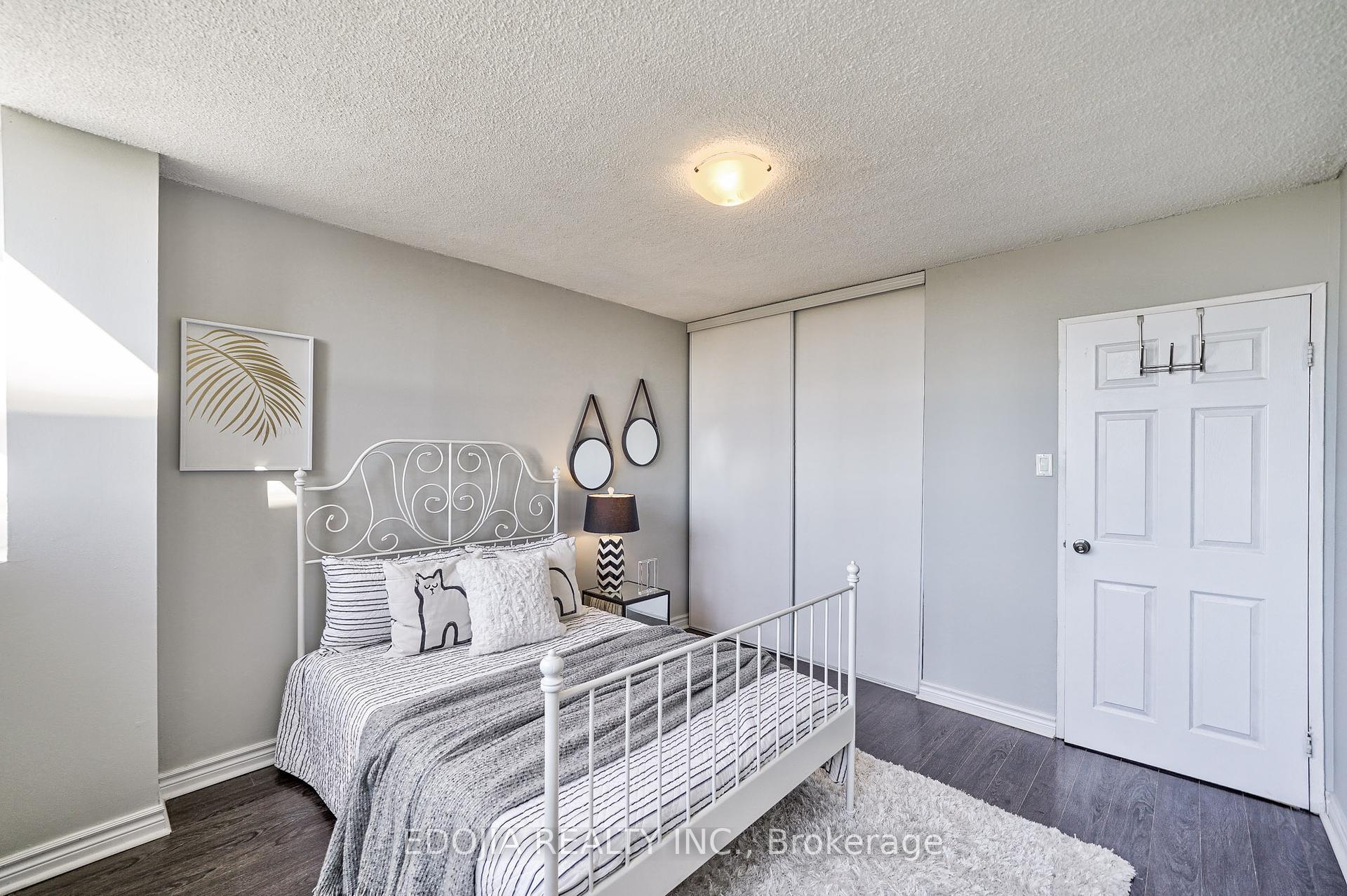 2 Bedrooms Condo at 4101 Sheppard,  Toronto For sale