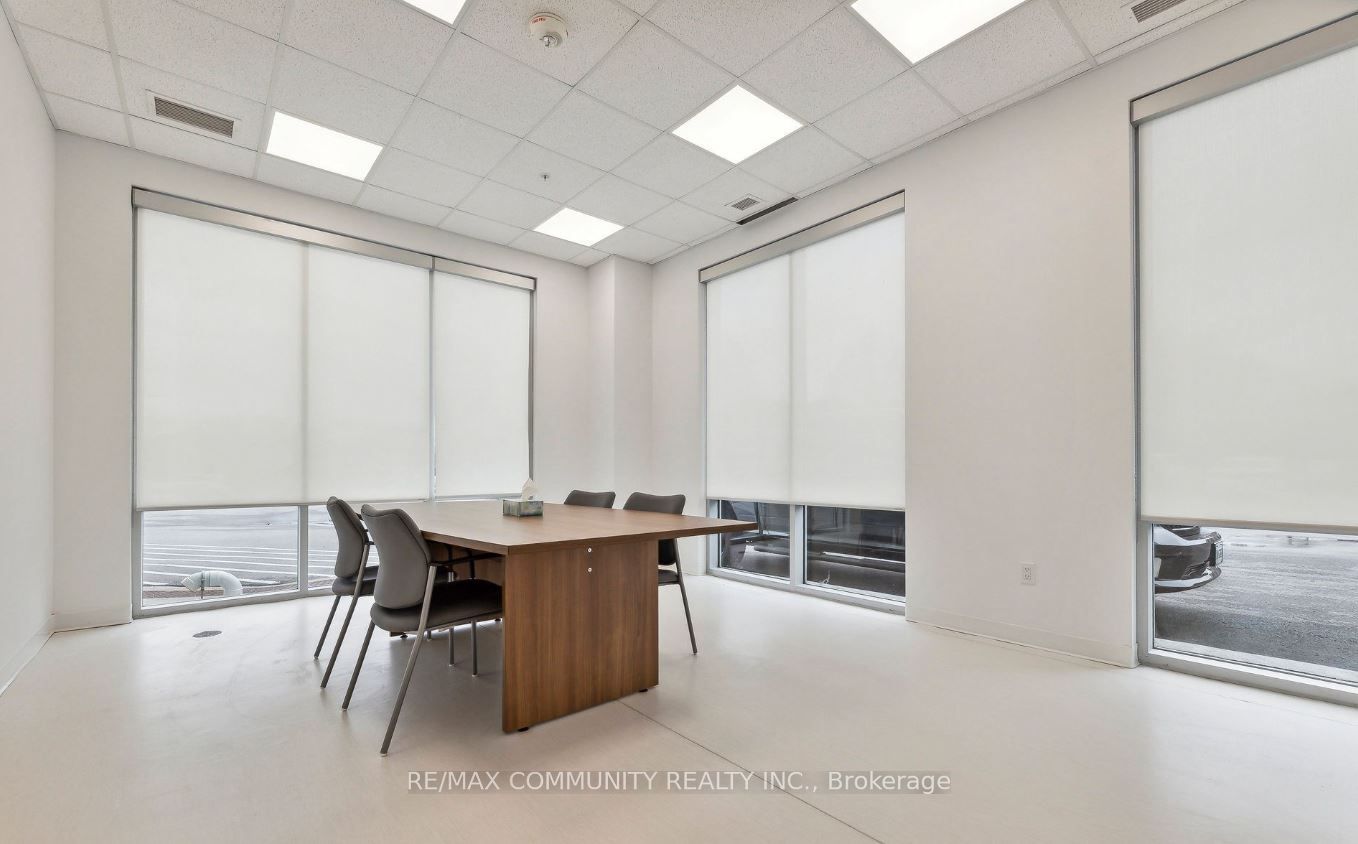 550 Bond Street W