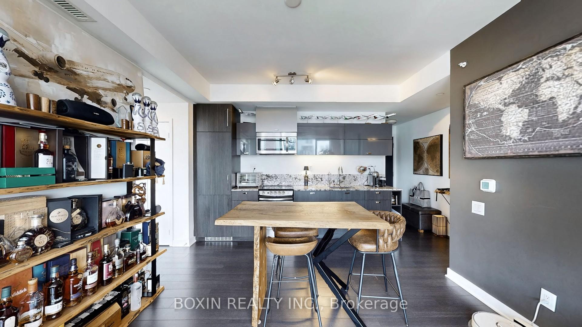 2 Bedrooms Condo at 290 Adelaide,  Toronto For sale