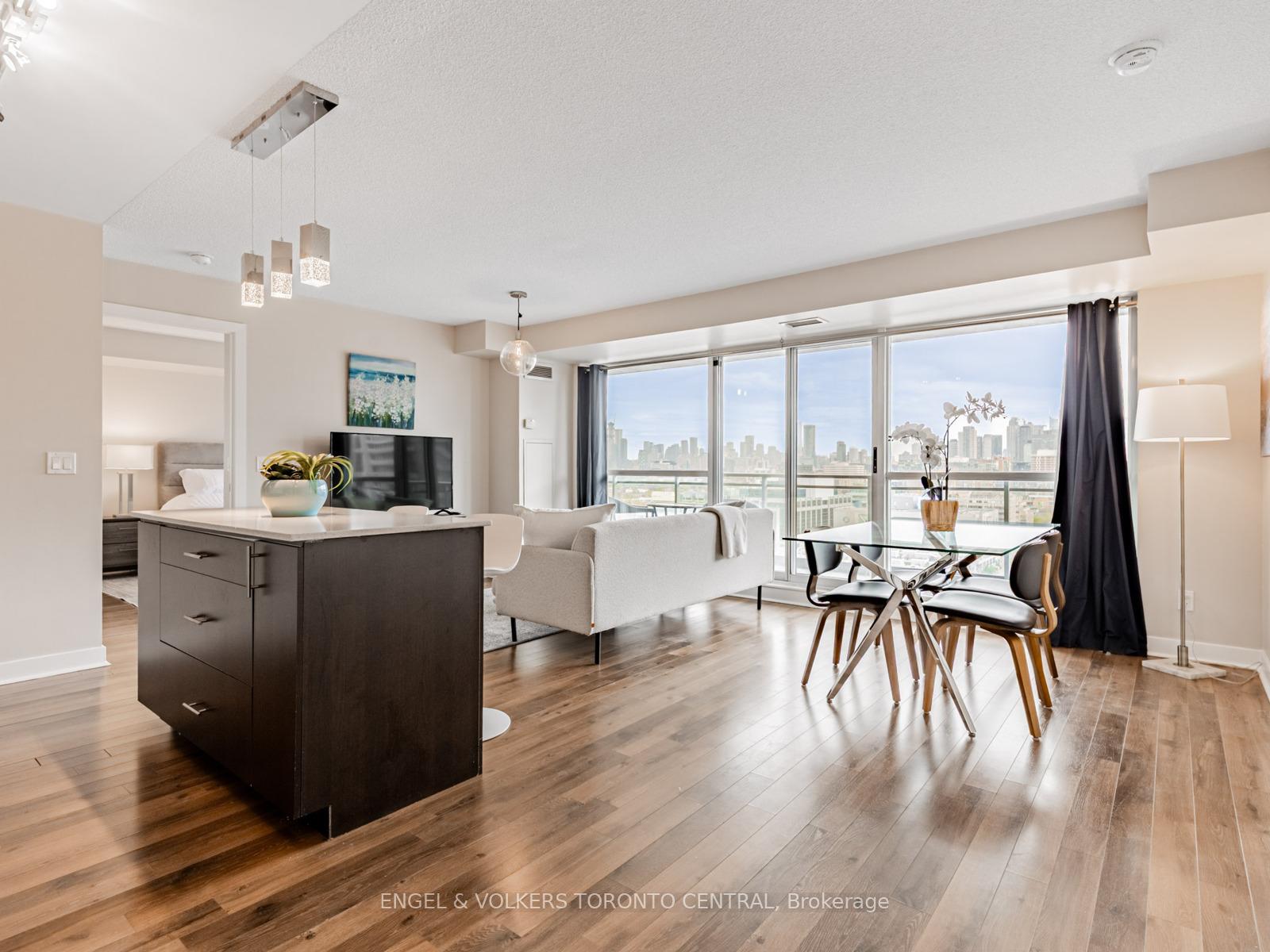 2 Bedrooms Condo at 80 Western Battery, Toronto For sale