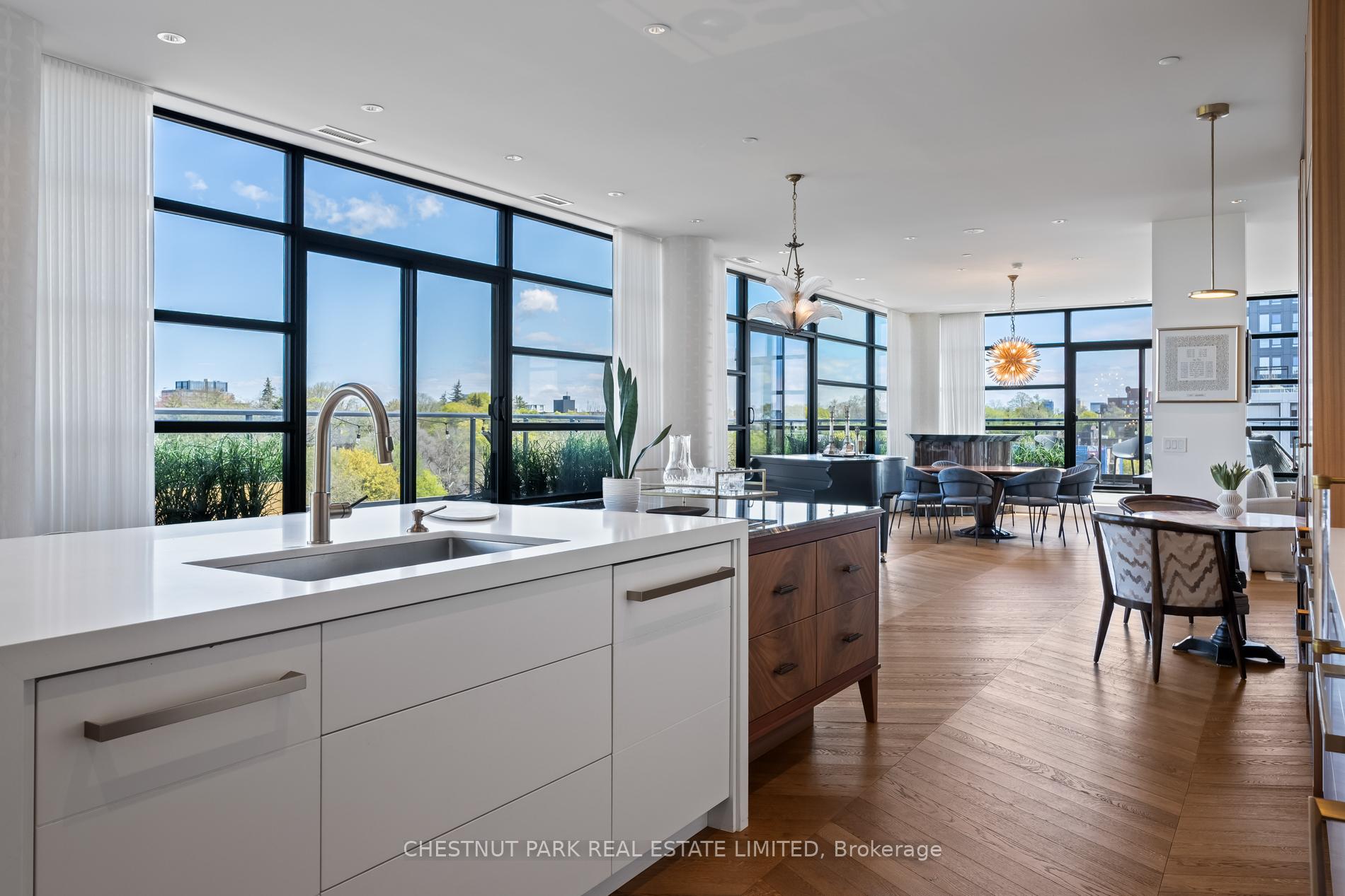 3 Bedrooms Condo at 170 Chiltern Hill, Toronto For sale