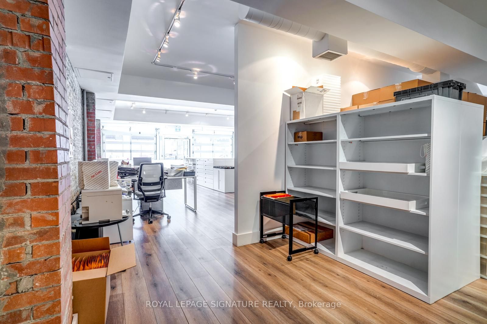 926 King Street W, #Main