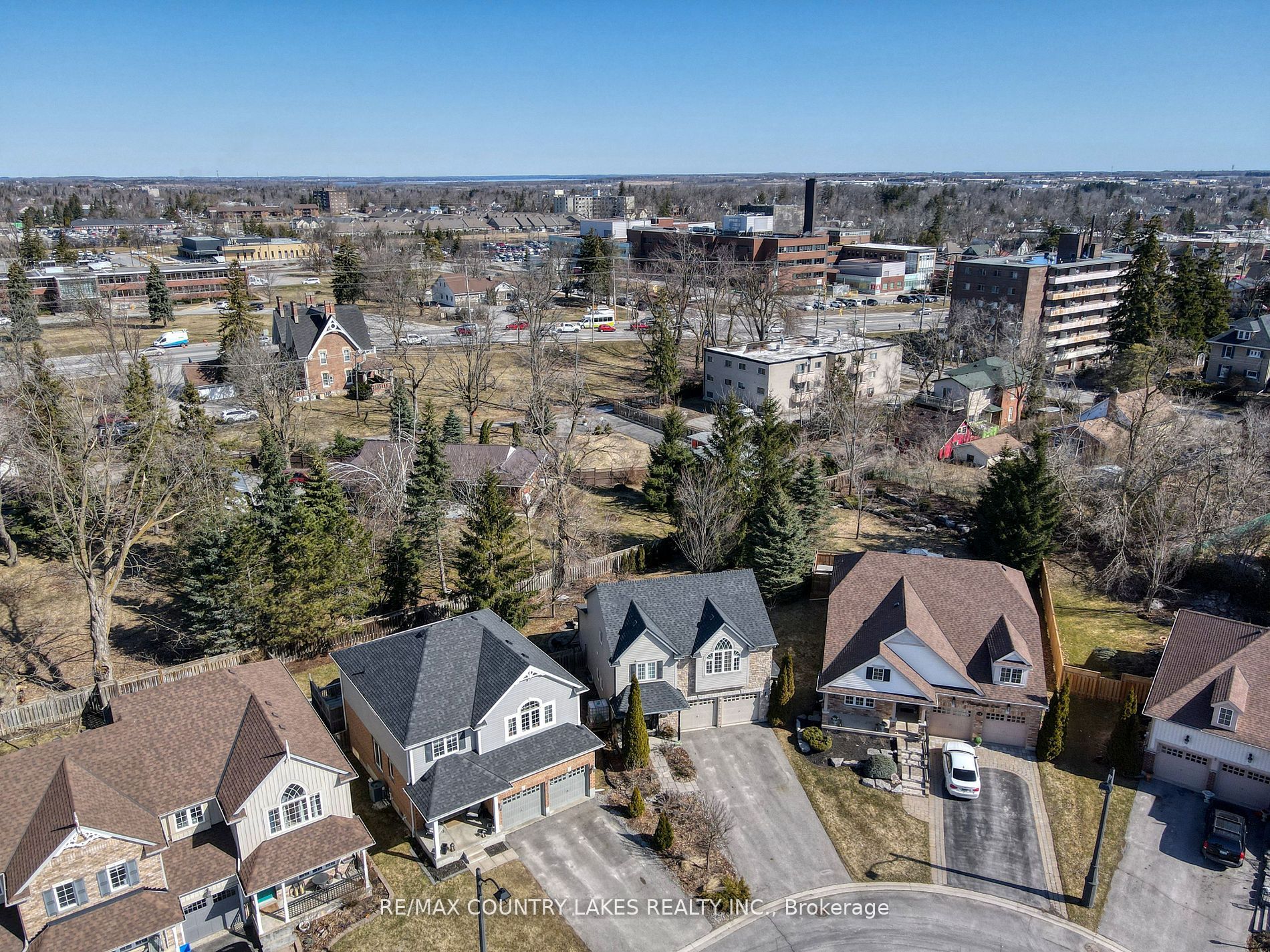 8 Fallingbrook Crescent