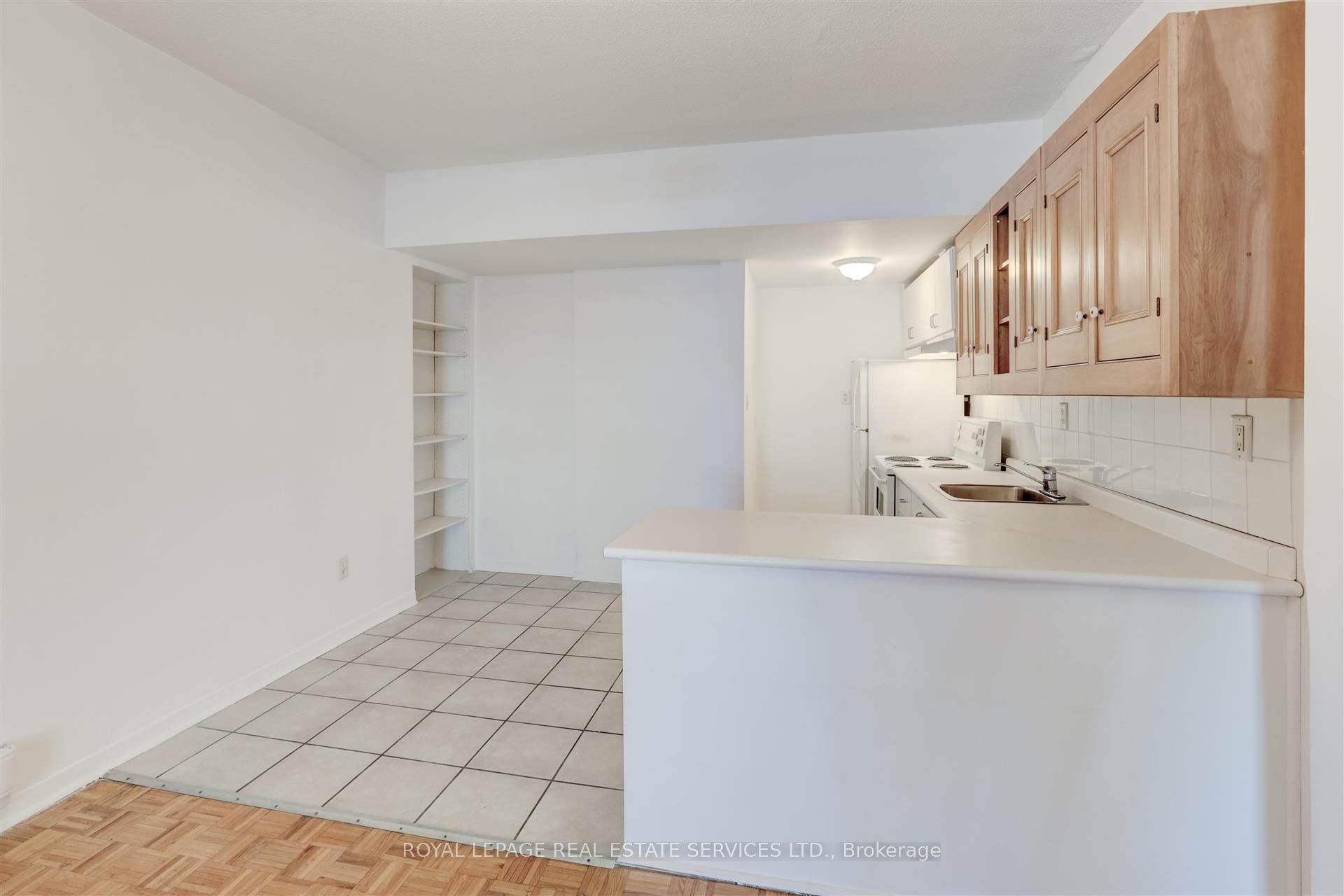 1530 King Street W, #101