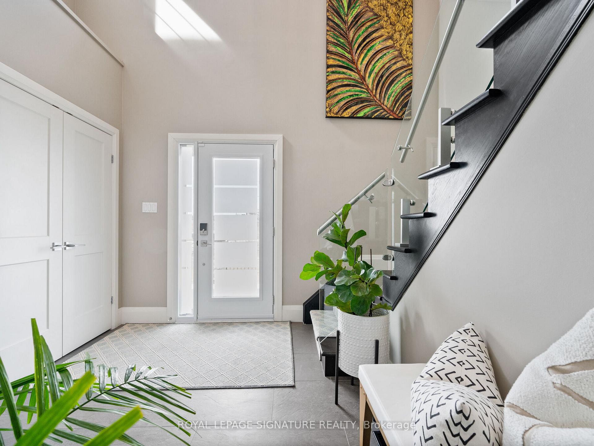 3 Bedrooms Condo at 484 Millen,  Hamilton For sale