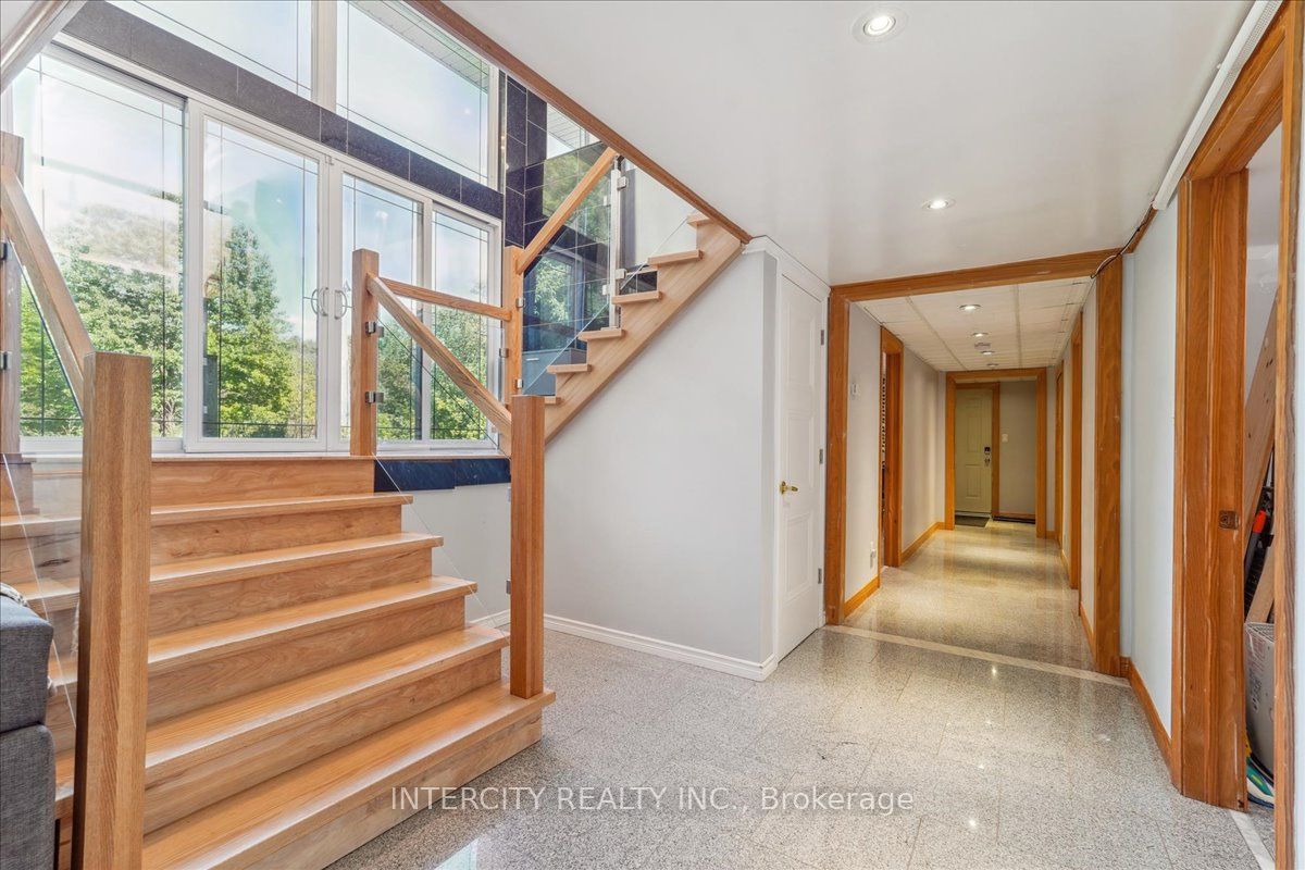 3505 Cochrane Street