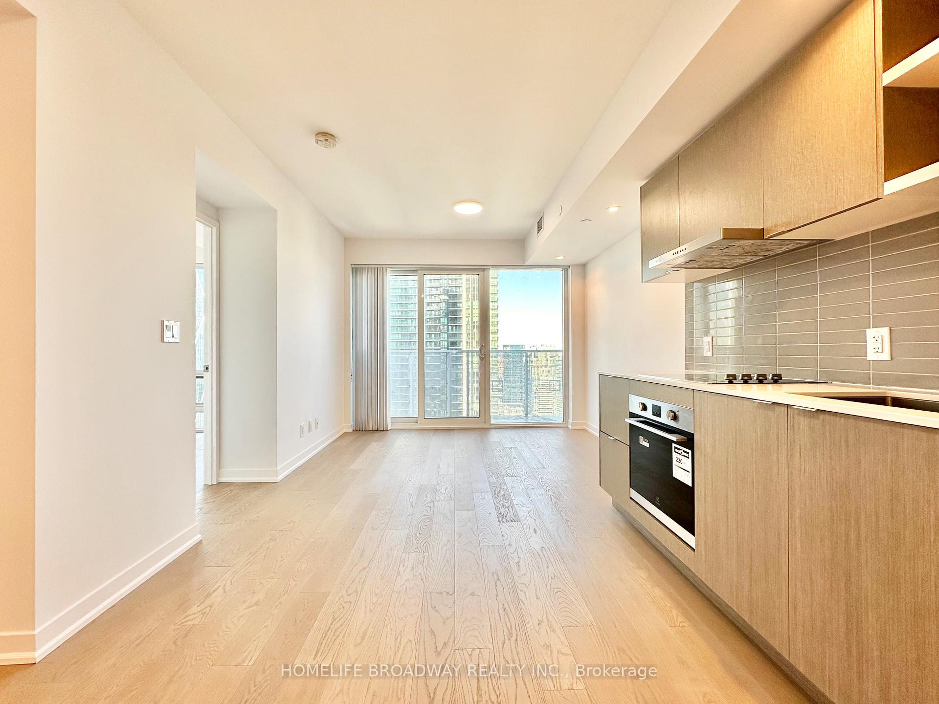 1 Bedroom Condo at 88 Harbour,  Toronto For sale