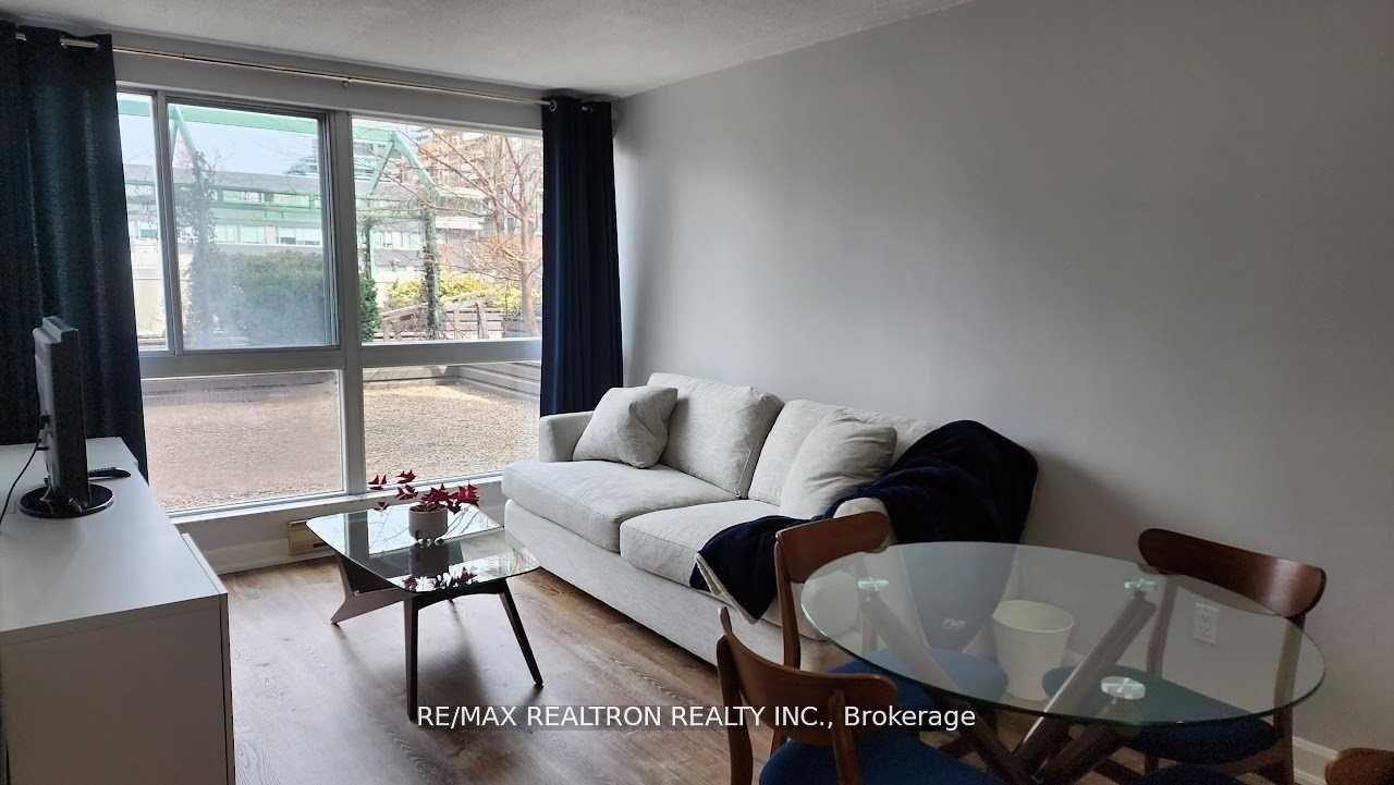 1 Bedroom Condo at 7 Broadway, Toronto For sale
