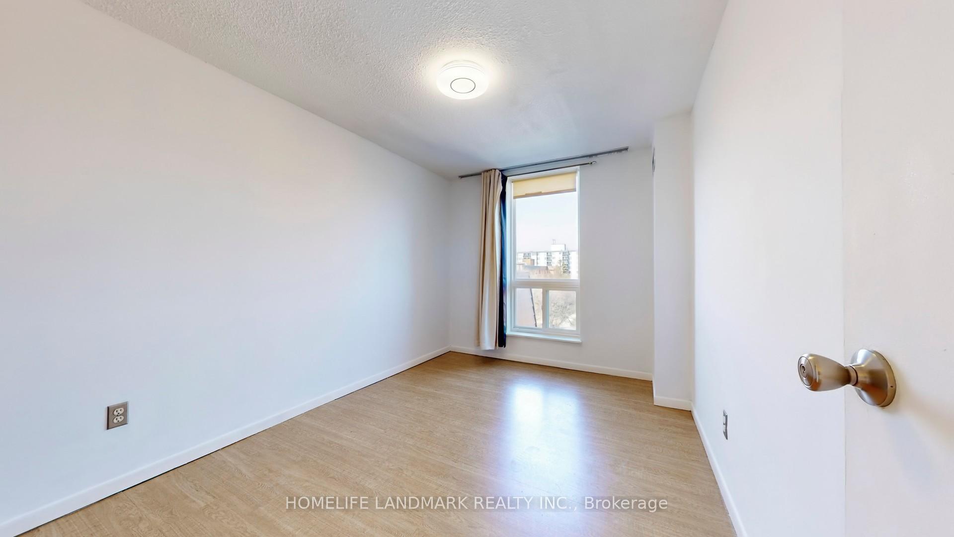 3 Bedrooms Condo at 1395 Williamsport, Mississauga For sale