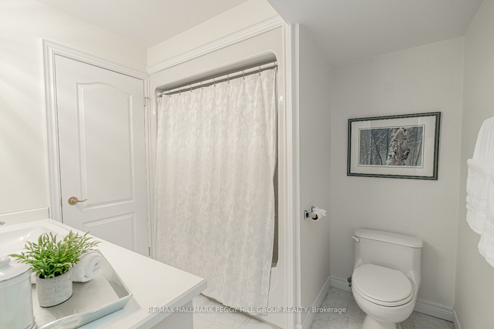 1331 Flos Road 3 E