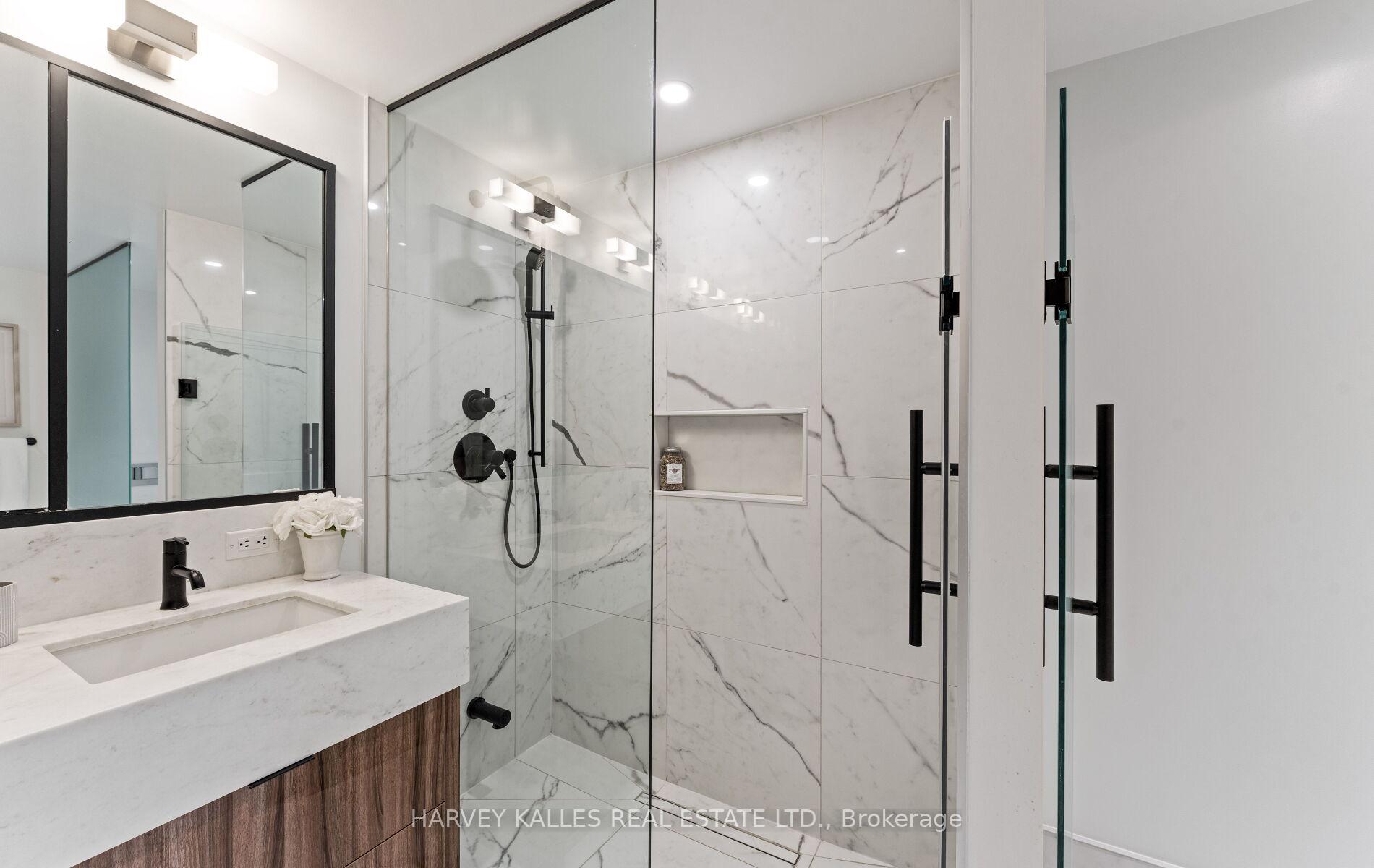 2 Bedrooms Condo at 355 Bedford Park, Toronto For sale