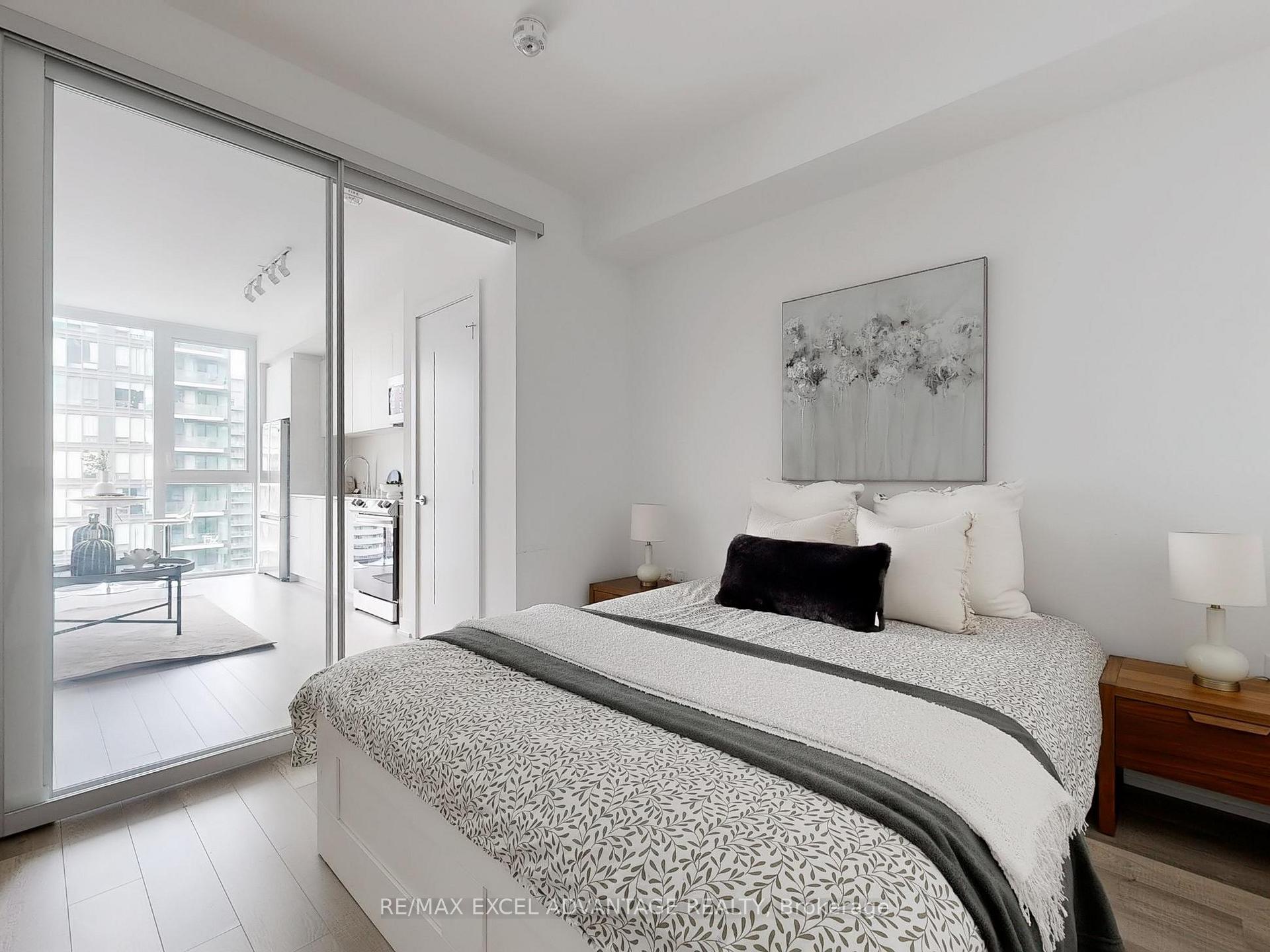 2 Bedrooms Condo at 357 King, Toronto For sale