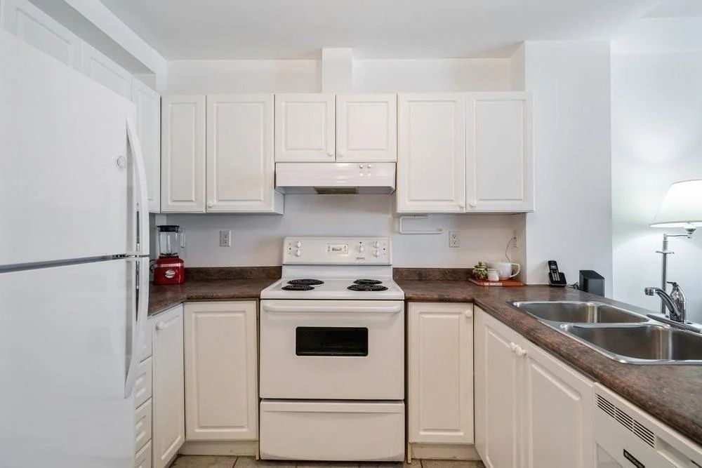 4189 Dundas Street W 204