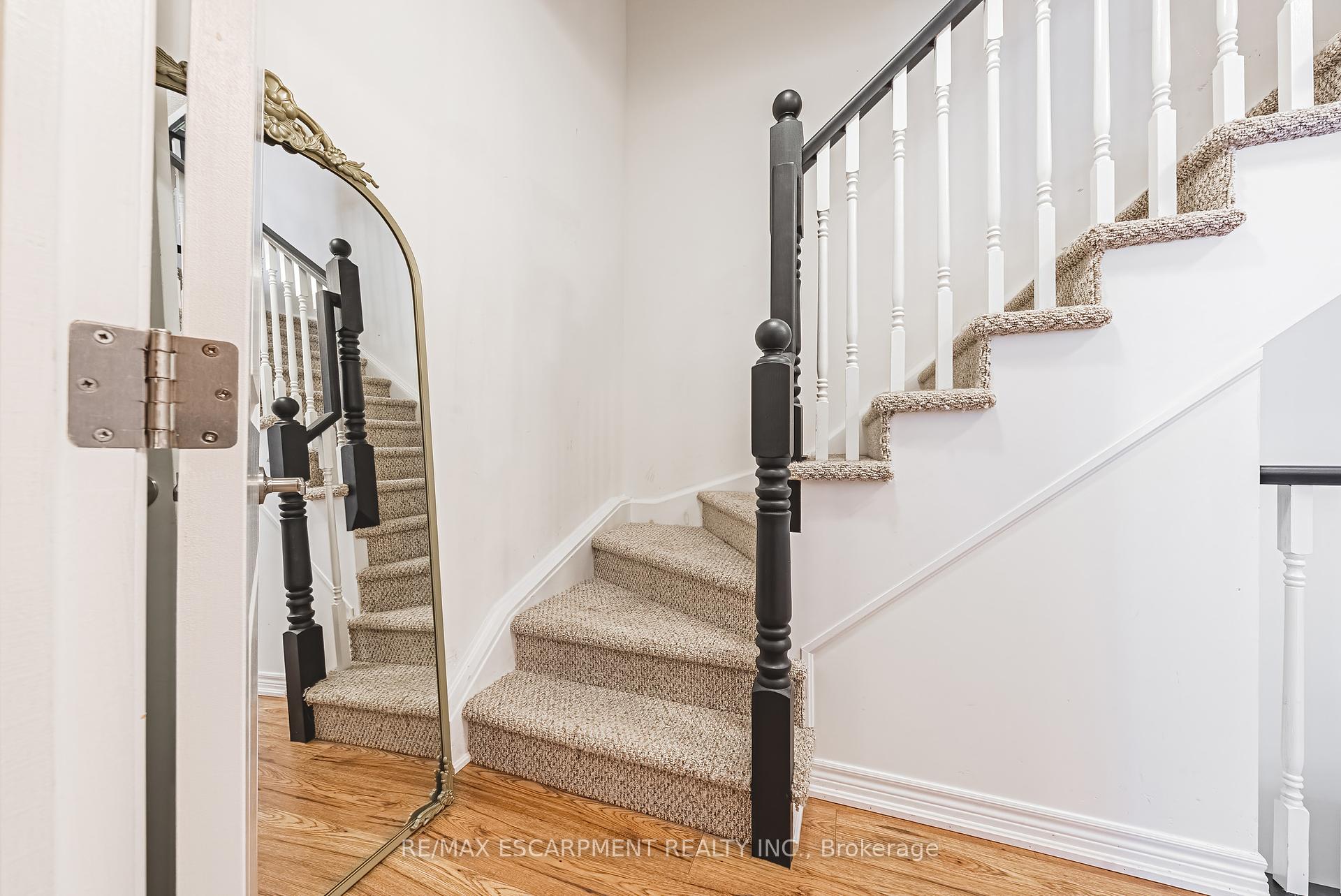 2 Bedrooms Condo at 18 Ridgeside,  Hamilton For sale