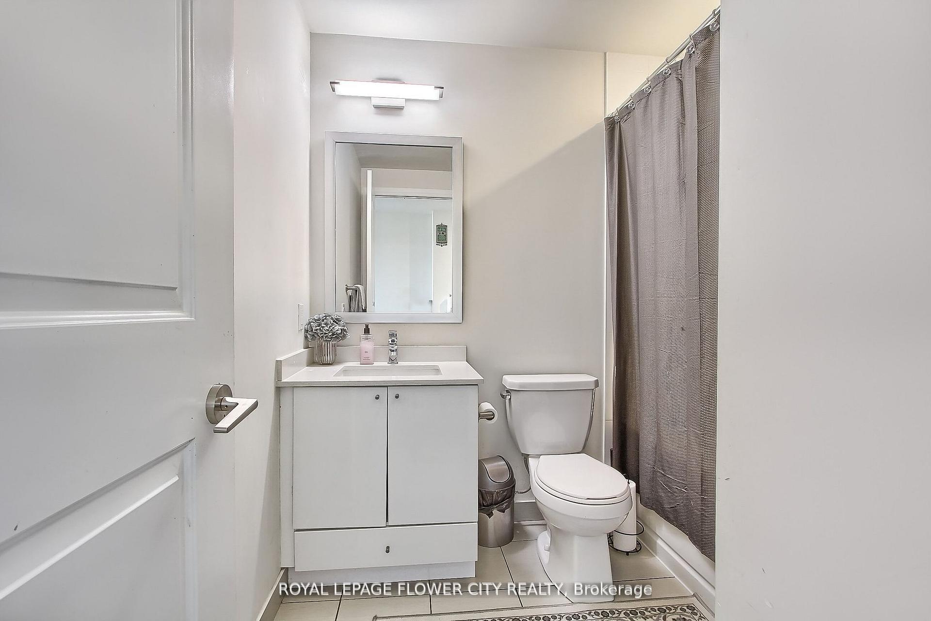 1 Bedroom Condo at 65 Watergarden, Mississauga For sale
