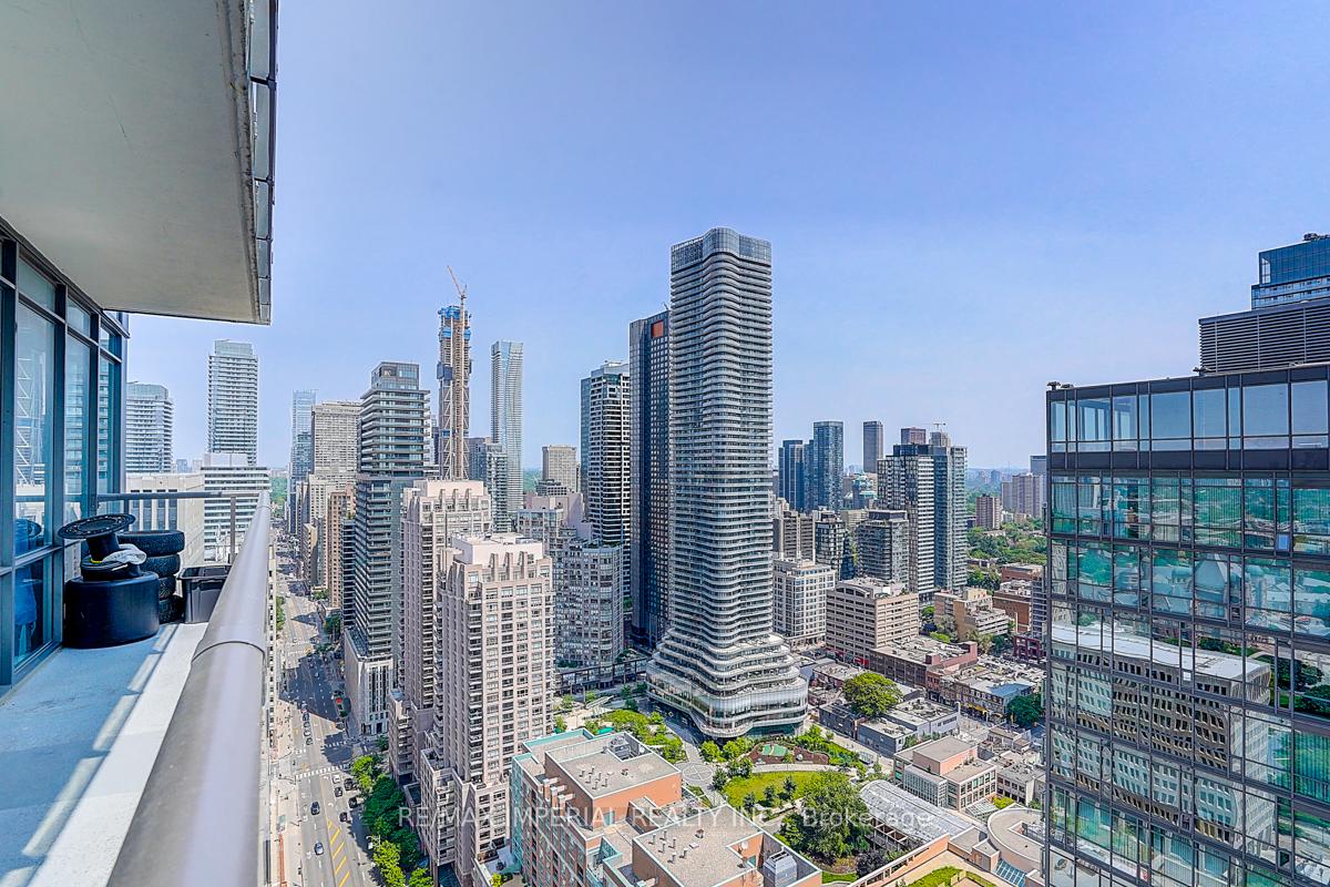 4 Bedrooms Condo at 832 Bay, Toronto For sale