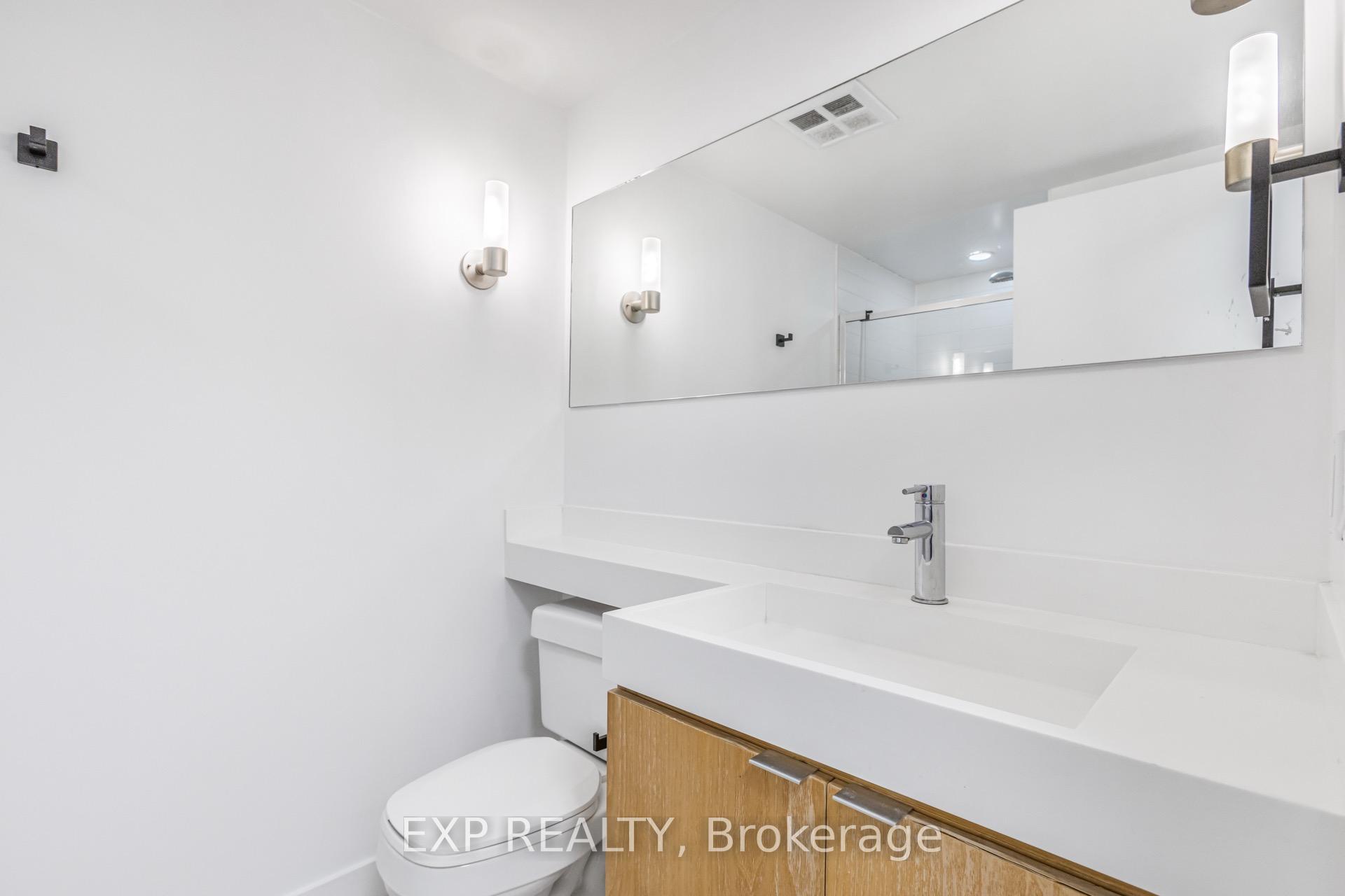 2 Bedrooms Condo at 4K Spadina, Toronto For sale