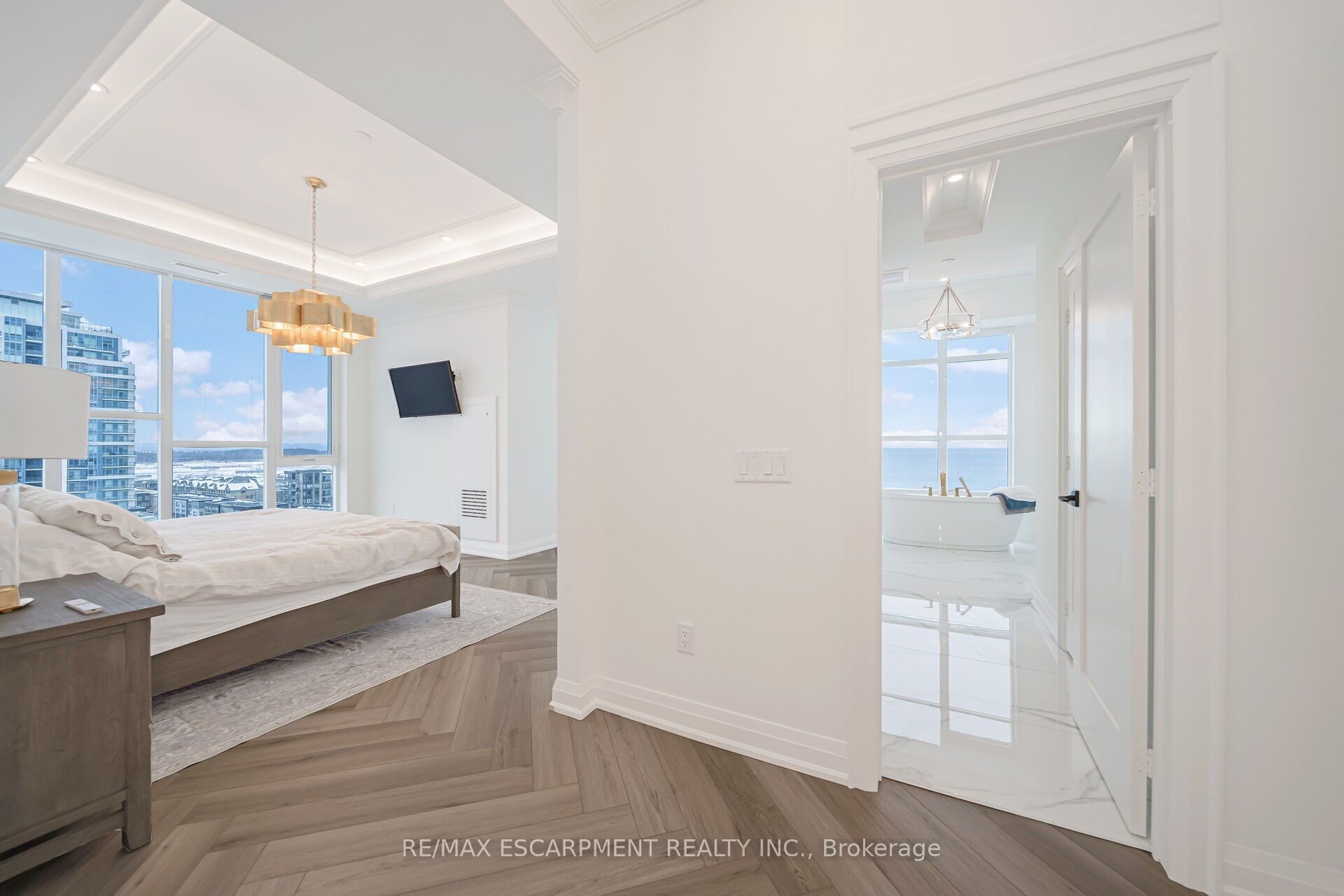 16 Concord Place, #905