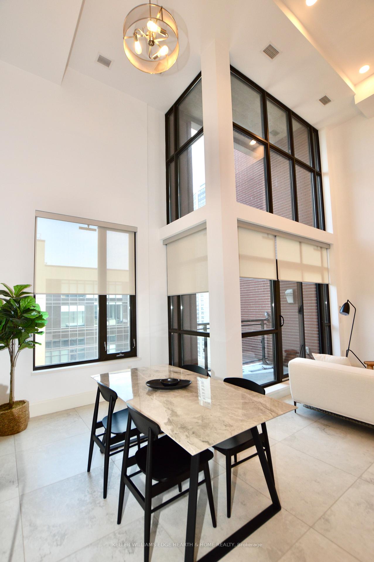 2 Bedrooms Condo at 112 King,  Hamilton For sale