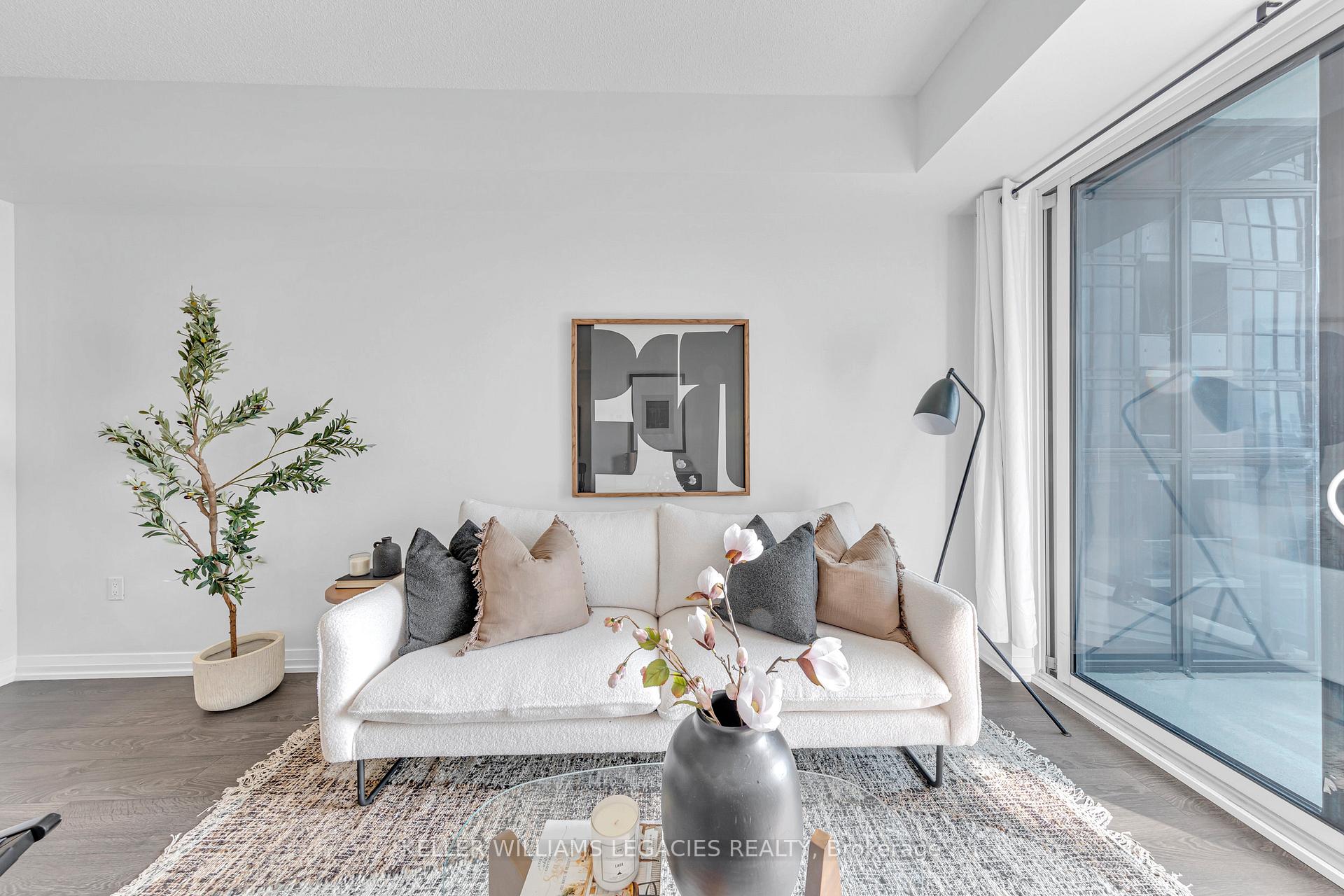 2 Bedrooms Condo at 50 Thomas Riley, Toronto For sale