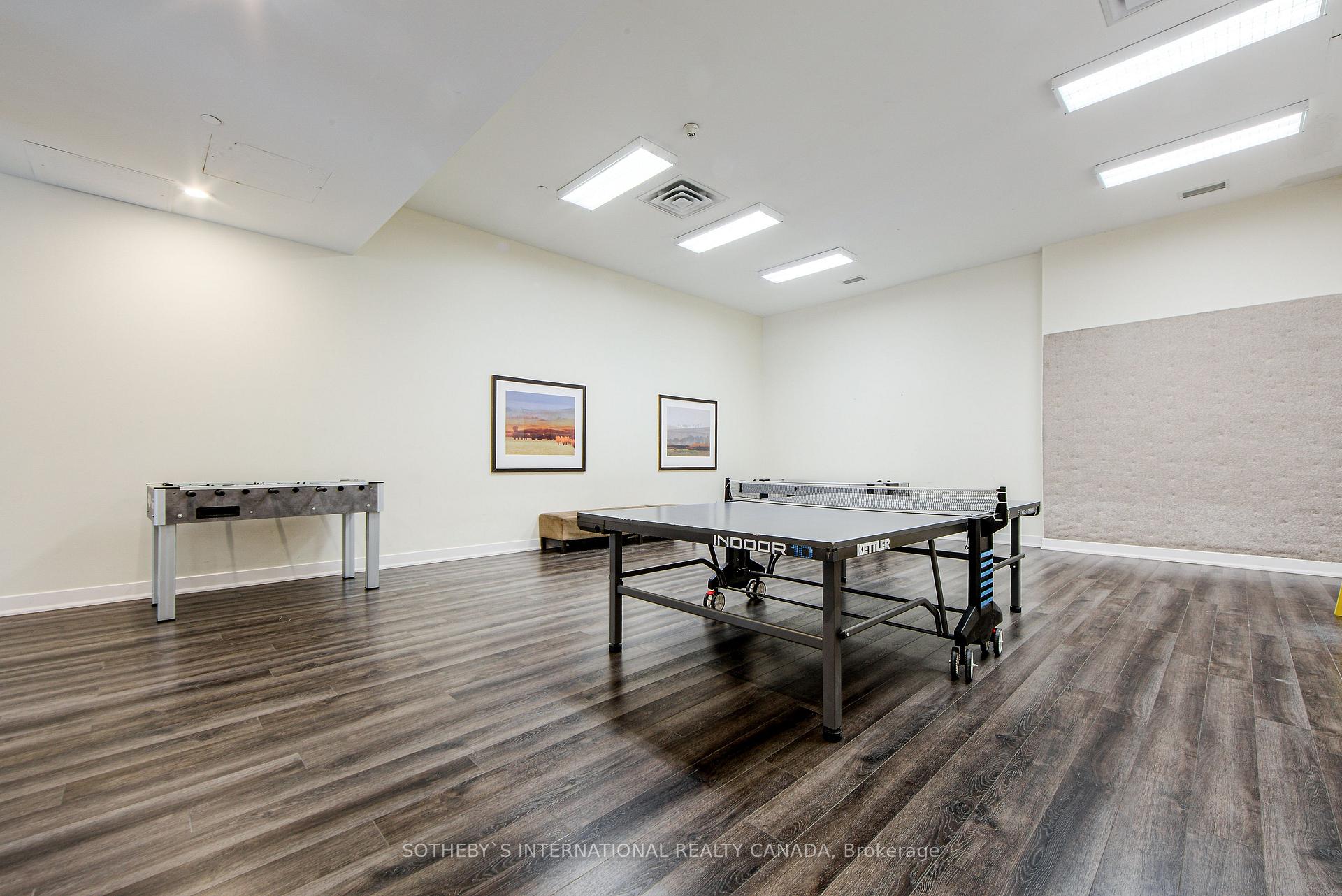 3 Bedrooms Condo at 3888 Duke Of York,  Mississauga For sale