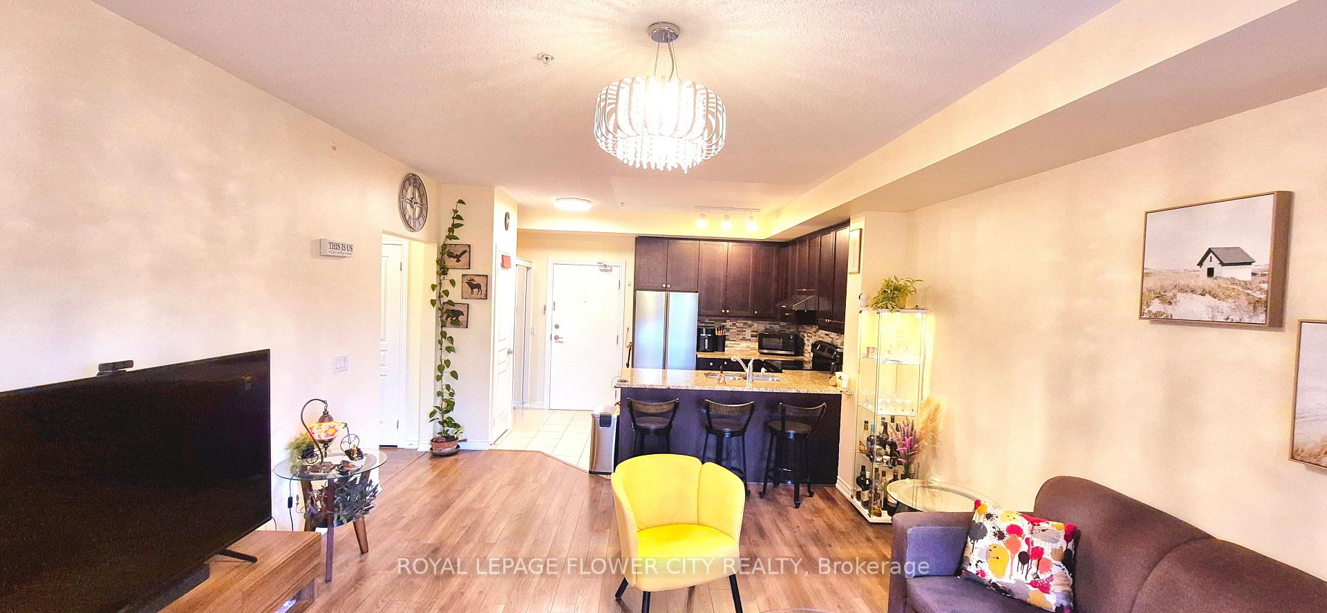 2 Bedrooms Condo at 570 Lolita, Mississauga For sale