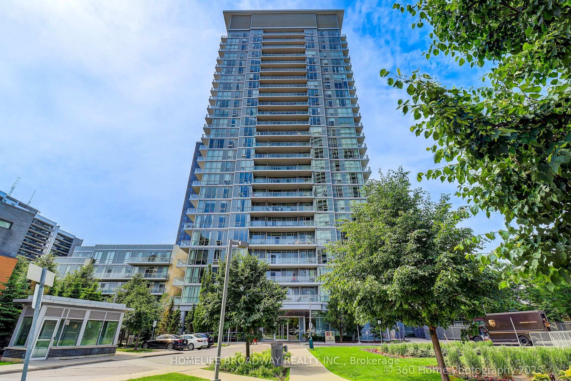 2 Bedrooms Condo at 62 Forest Manor, Toronto For sale