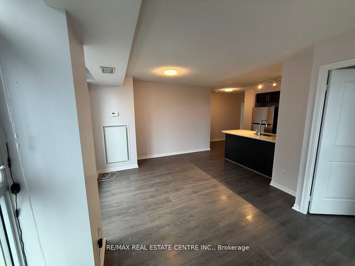 3 Bedrooms Condo at 35 Bastion, Toronto For sale