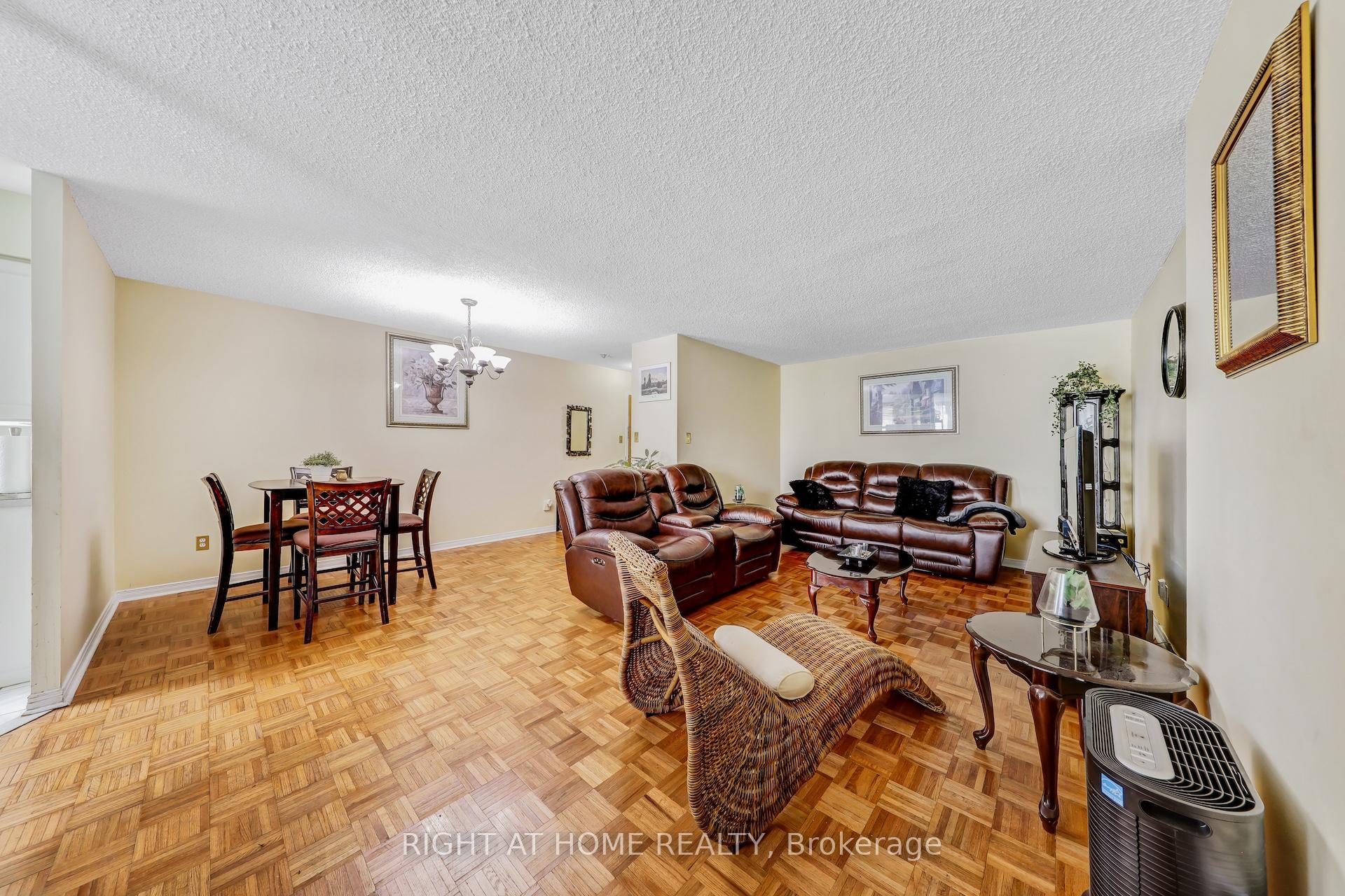 3 Bedrooms Condo at 1665 Victoria Park, Toronto For sale