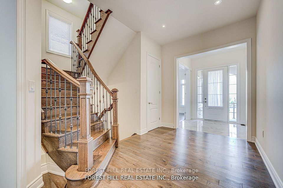 12 Giardina Crescent, Richmond Hill, ON L4B 0G2