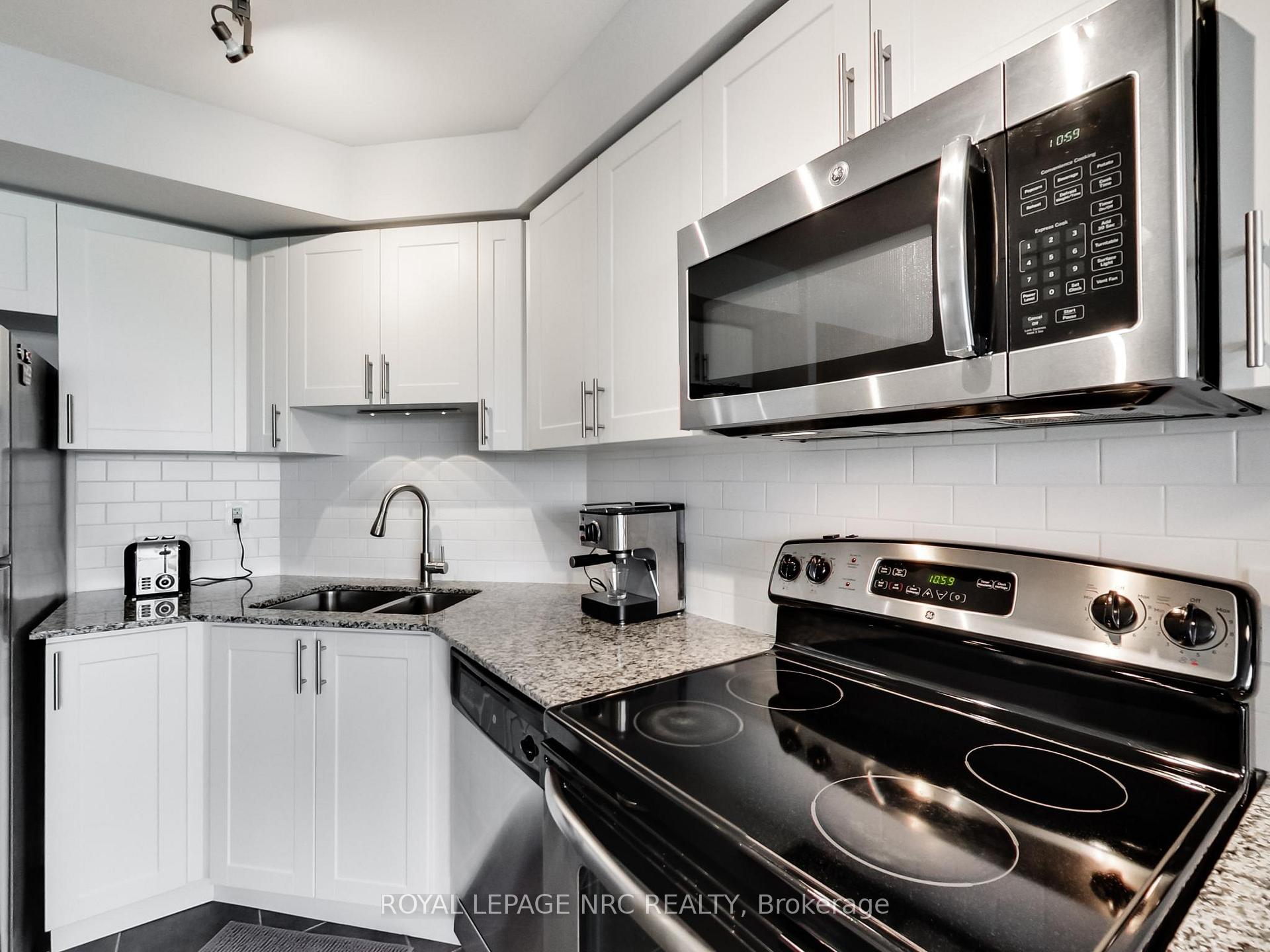 2 Bedrooms Co-op at 1940 Ironstone, Burlington For sale