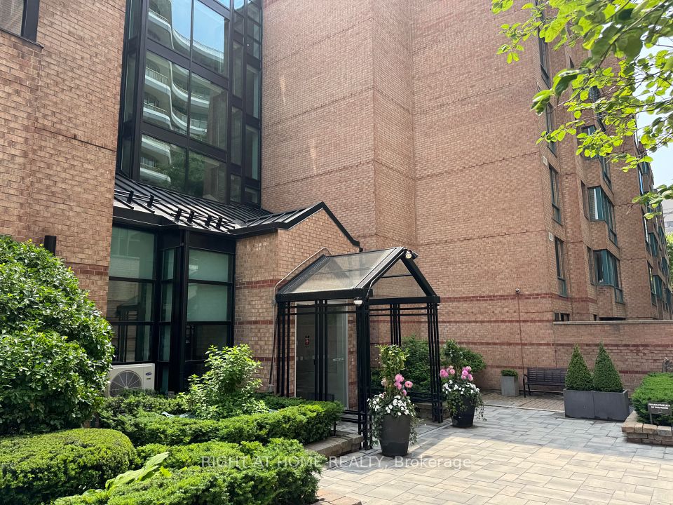 225 Davenport Road