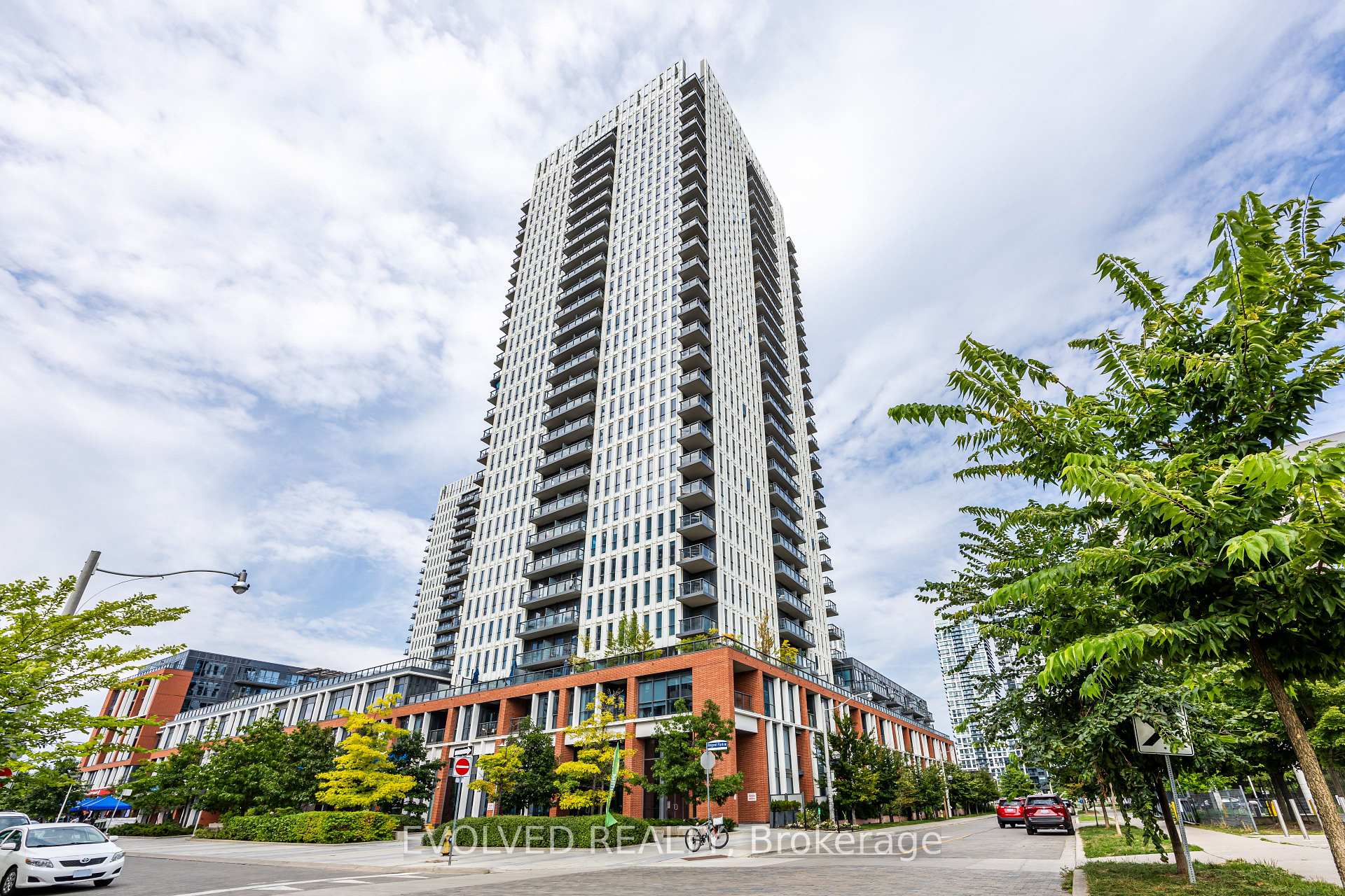 2 Bedrooms Condo at 55 Regent Park,  Toronto For sale