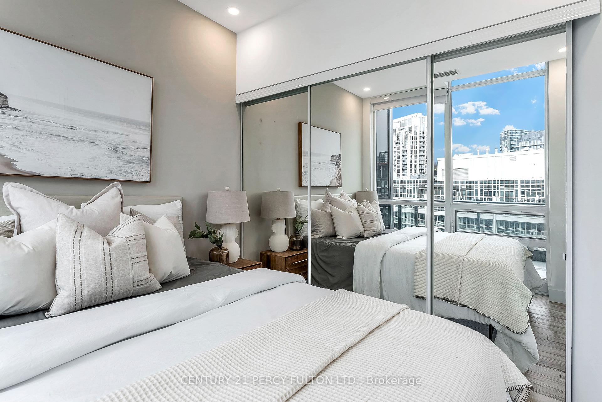 2 Bedrooms Condo at 209 Fort York, Toronto For sale