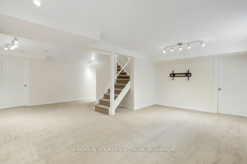 6 Belton Avenue