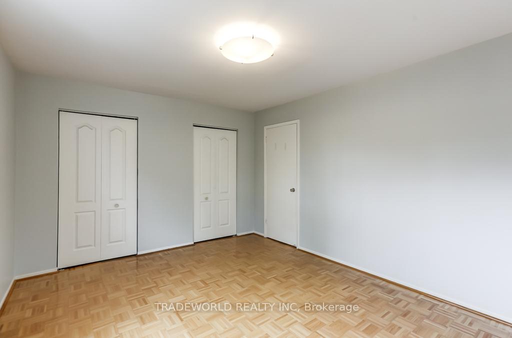 3 Bedrooms Condo at 50 Brookmill, Toronto For sale