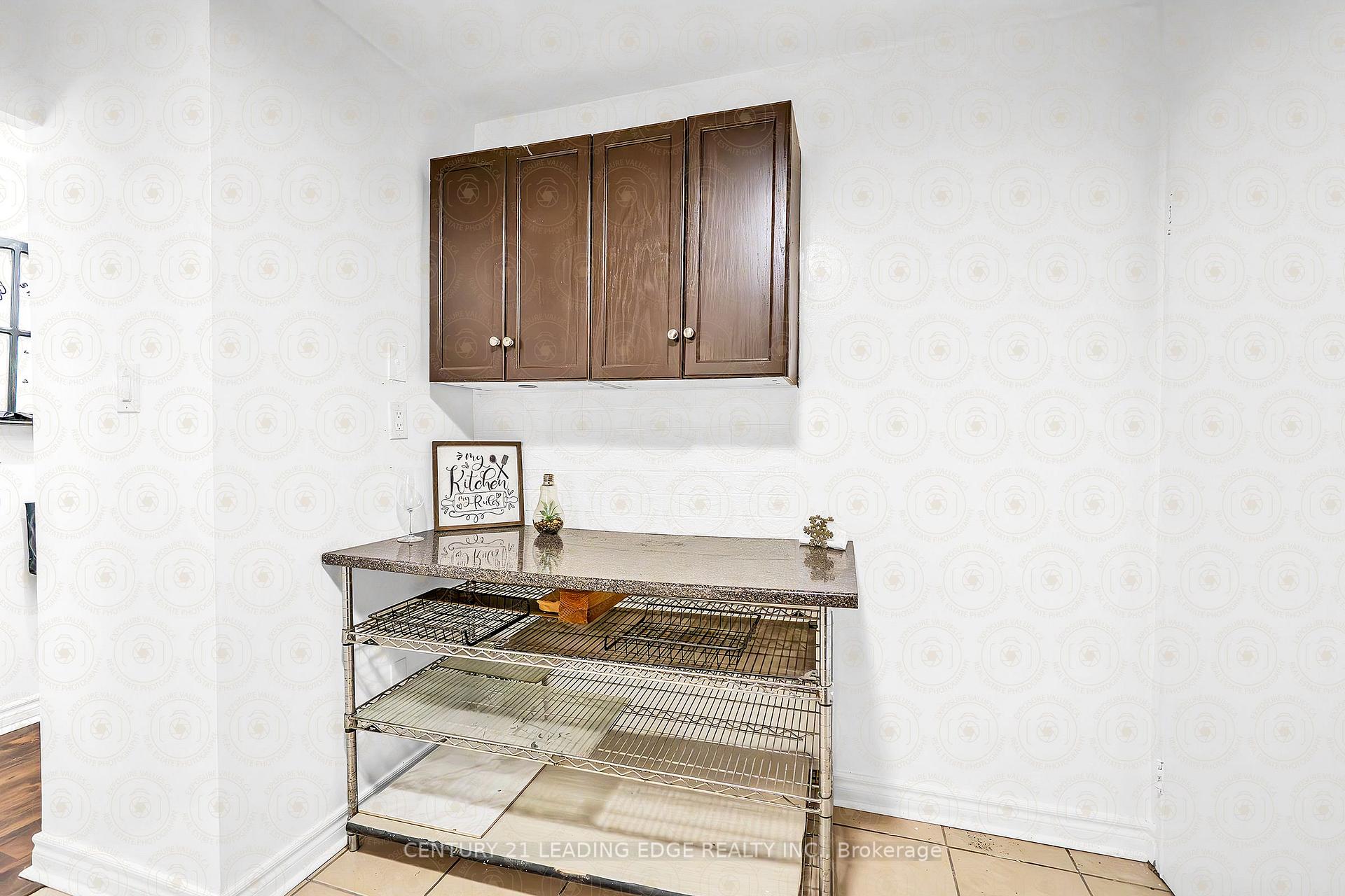 3 Bedrooms Condo at 1690 Victoria Park, Toronto For sale